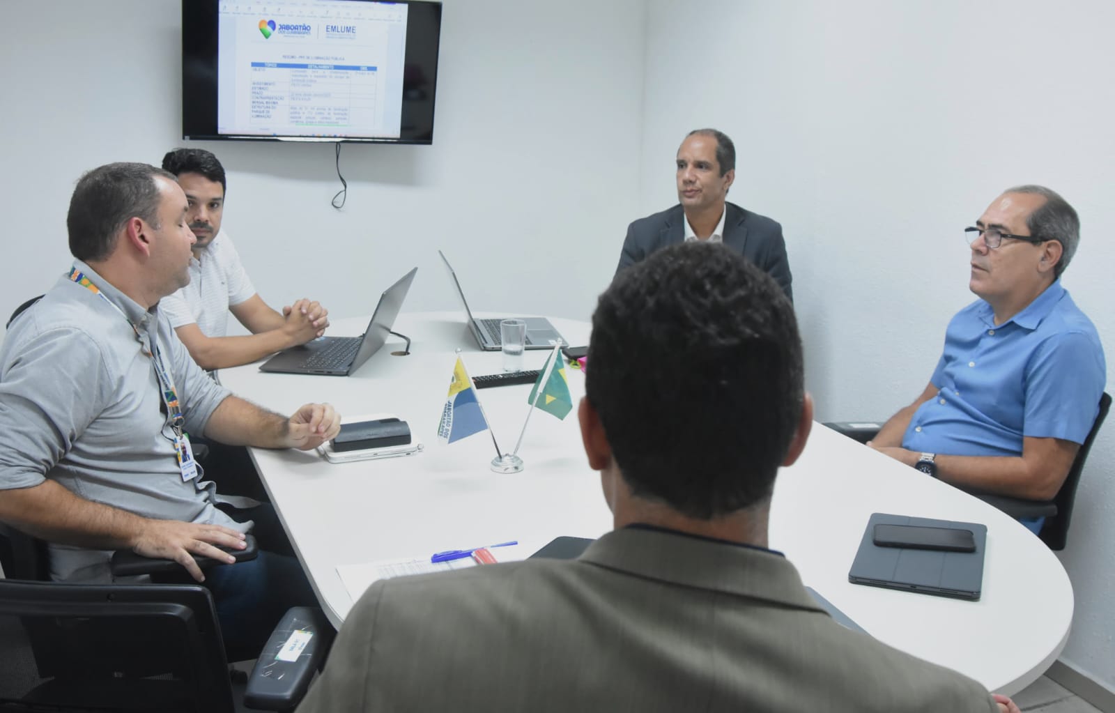 O prefeito Mano Medeiros se reuniu com a equipe do ministério das Cidades para discutir parcerias