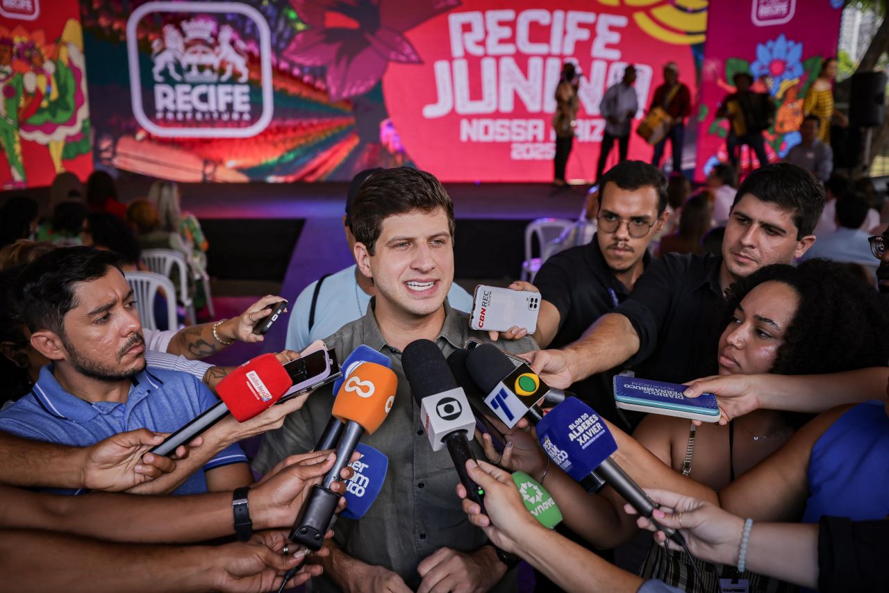 O prefeito do Recife, João Campos, afirmou que quem deve falar da relação do governo e a Alepe são os deputados e a governadora Foto Edson Holanda