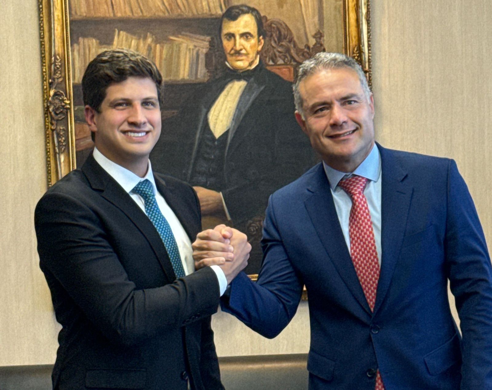 O prefeito do Recife, João Campos, e o ministro Renan Filho fecharam parceria para recuperação da BR-101