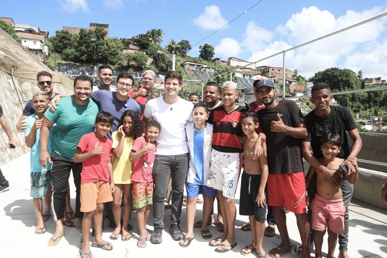 Prefeito do Recife, João Campos, visitou as obras na Linha do Tiro