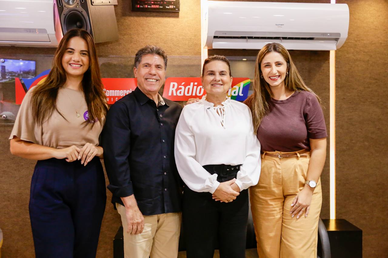 Professora Elcione esteve ao lado dos gestores de Olinda, Mirella Almeida, e do Cabo, Lula Cabral