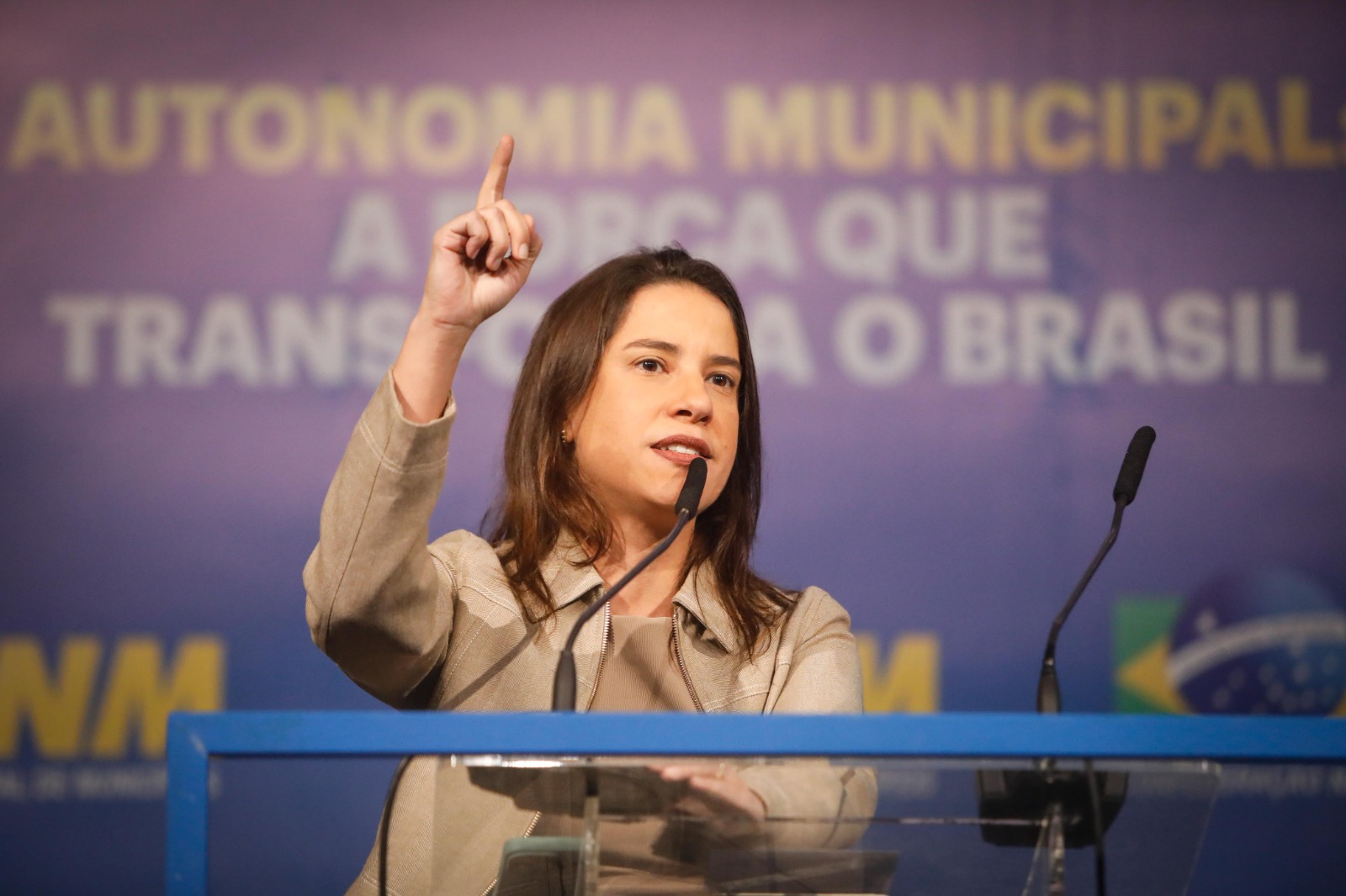 Raquel Lyra representa Norte e Nordeste na Marcha dos Prefeitos, defende cooperação entre entes e destaca investimentos em Pernambuco