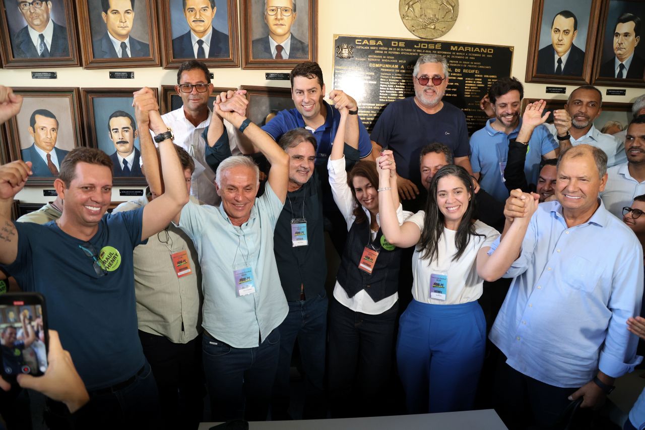 Raul Henry conquistou a reeleição no MDB e afirmou que continuará a apoiar o PSB