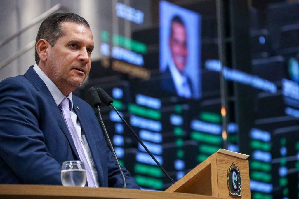 Deputado Fabrizio Ferraz atribui à governadora Raquel Lyra a decisão de atender demandas da população por mais segurança.