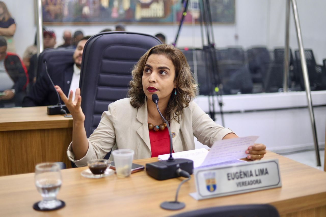 Lei municipal de autoria de Eugênia Lima obriga contratos públicos a abonarem faltas para cuidados com saúde e educação de dependentes