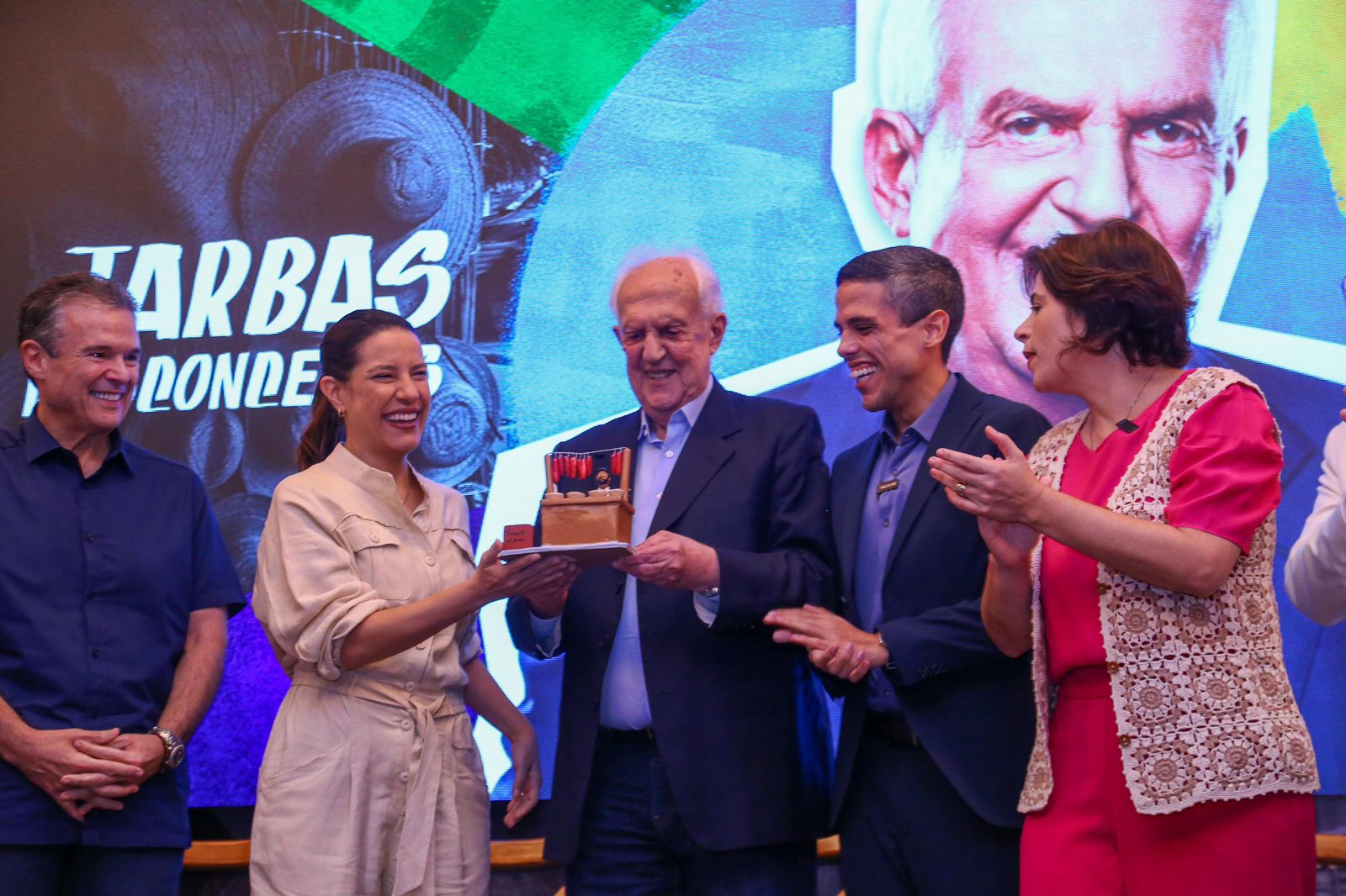 O ex-governador Jarbas Vasconcelos será um dos homenageados da 25ª Edição da Fenearte