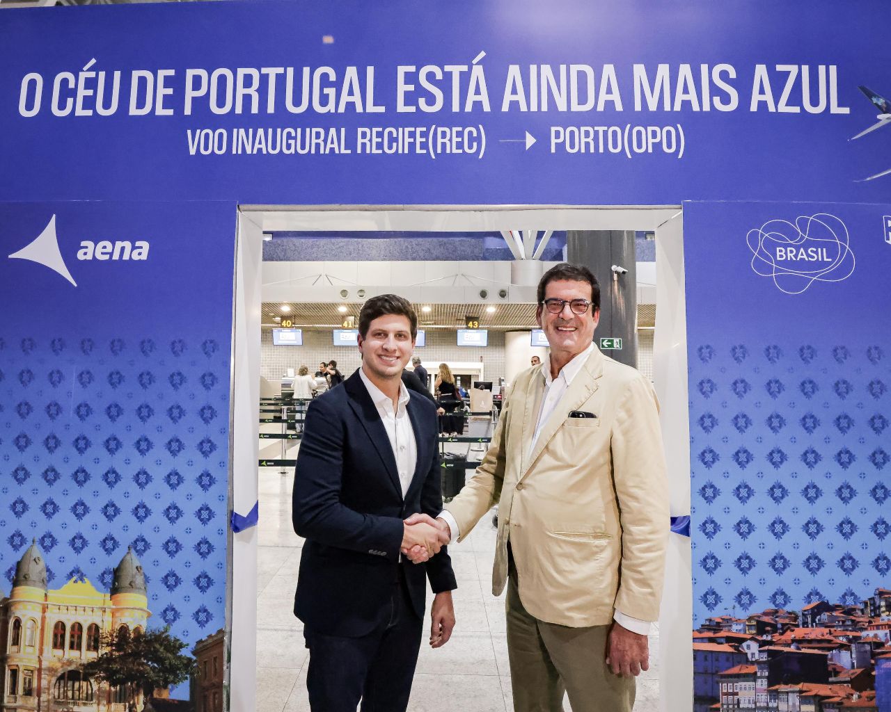 O prefeito João Campos destacou a importância do voo Recife-Porto, que ocorrerá duas vezes por semana