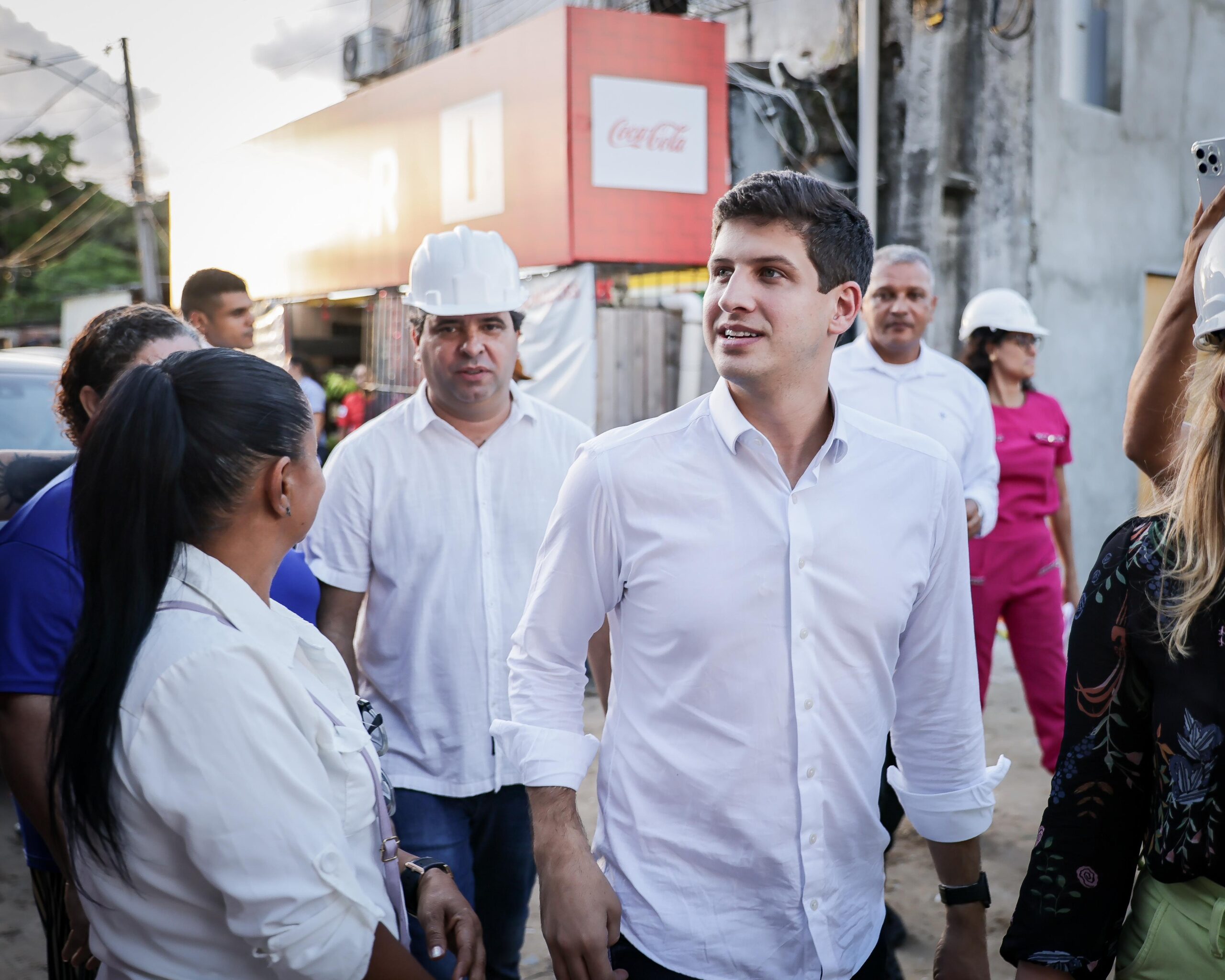 O prefeito do Recife, João Campos, visitou a Comunidade do Bem