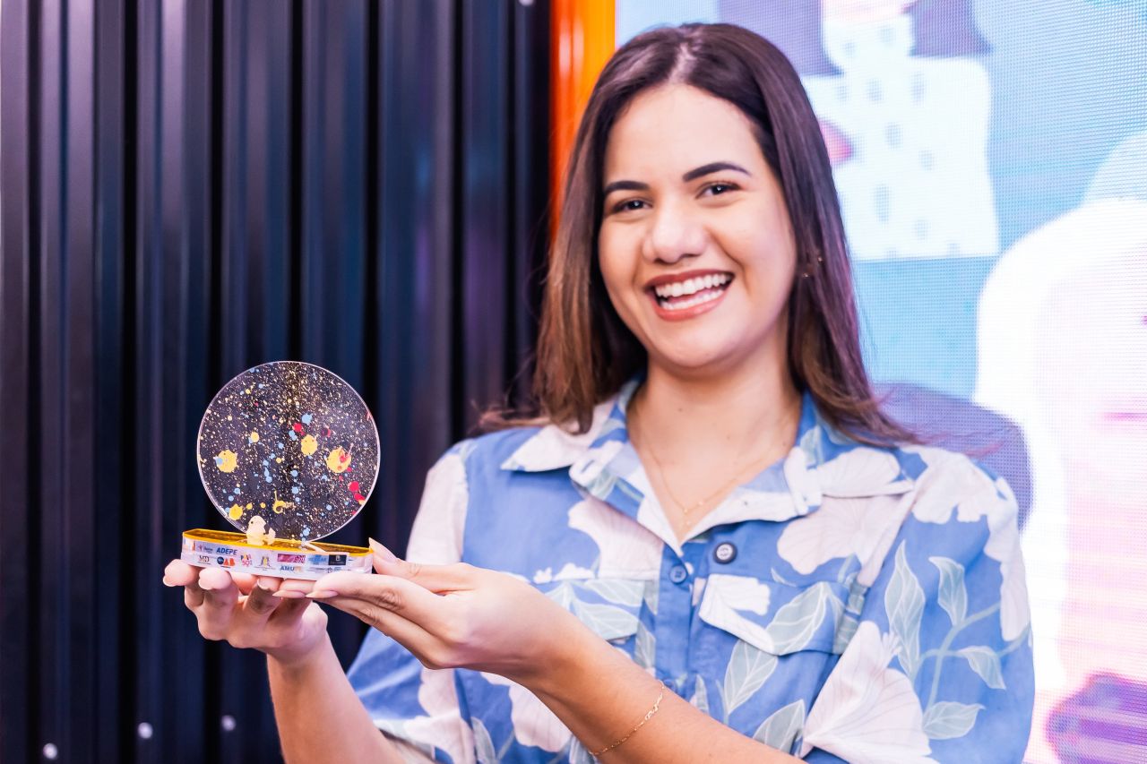 Prefeita de Olinda, Mirella Almeida diz ser uma grande honra receber o Troféu Brites de Albuquerque