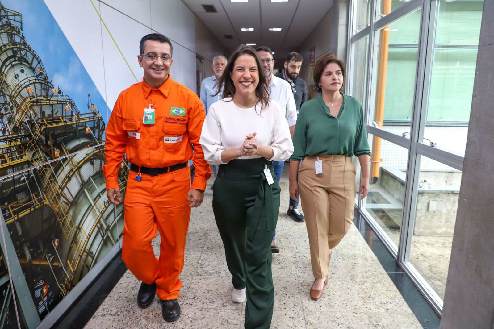 Raquel Lyra visita refinaria Abreu e Lima e acompanha avanço do Trem 2