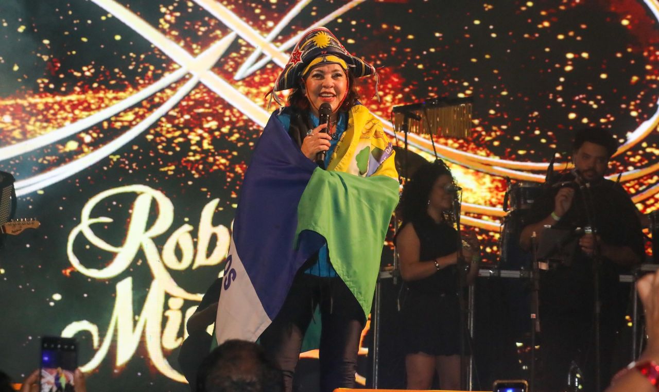 Roberta Miranda foi o destaque da véspera de São João em Jaboatão, com shows nos polos de Prazeres e Jaboatão Centro