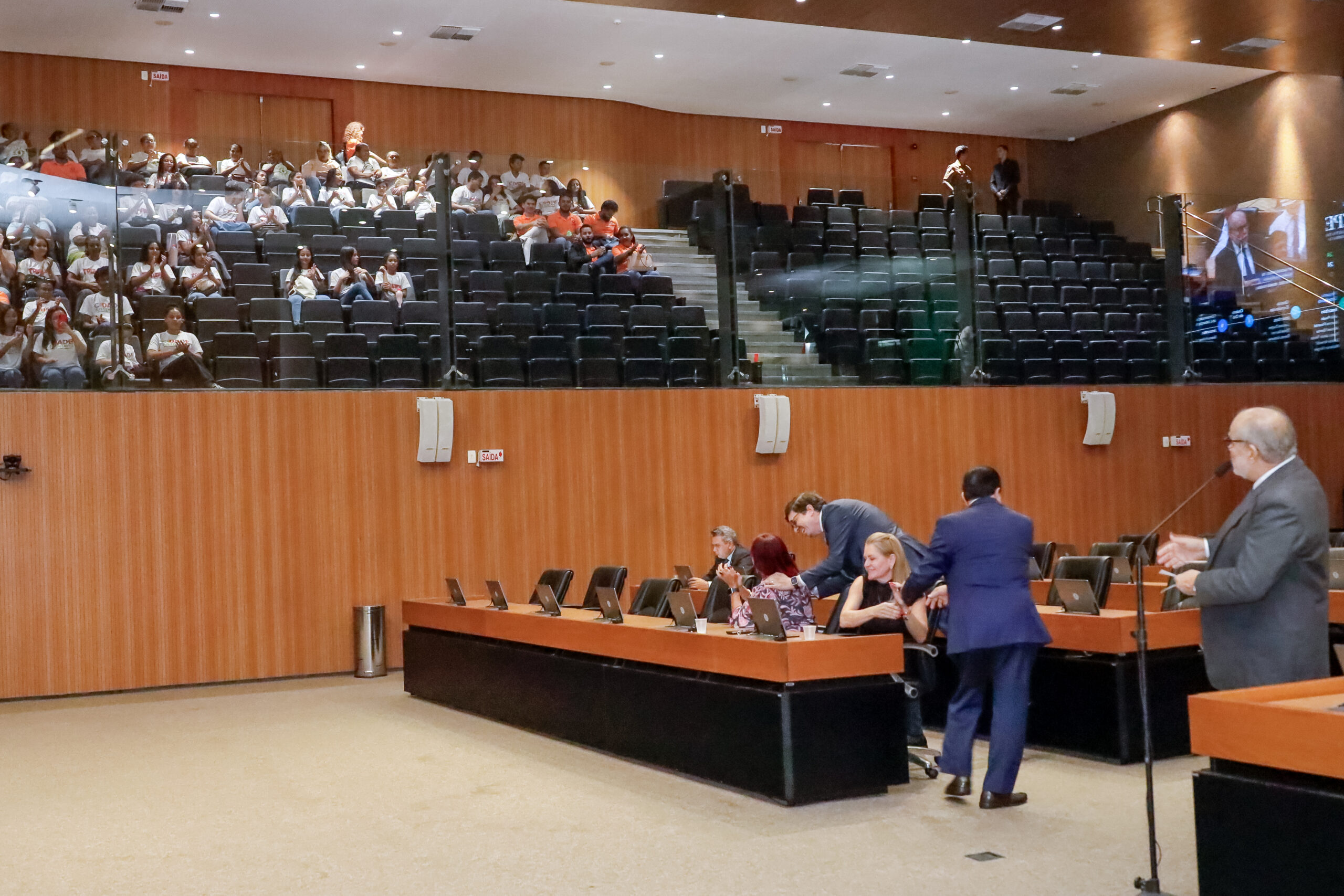 Um dia após a aprovação do reajuste dos professores, a Alepe voltou a tratar do pedido de empréstimo do Governo Foto Roberto Soares Alepe