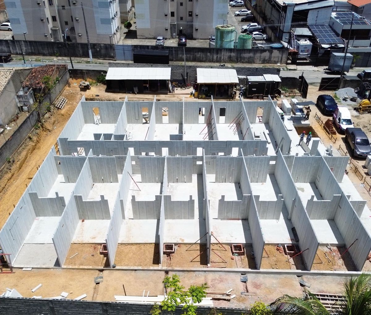 Casa modular de concreto leve é testada em Fernando de Noronha pelo Governo de Pernambuco. Projeto busca reduzir custos, agilizar obras públicas