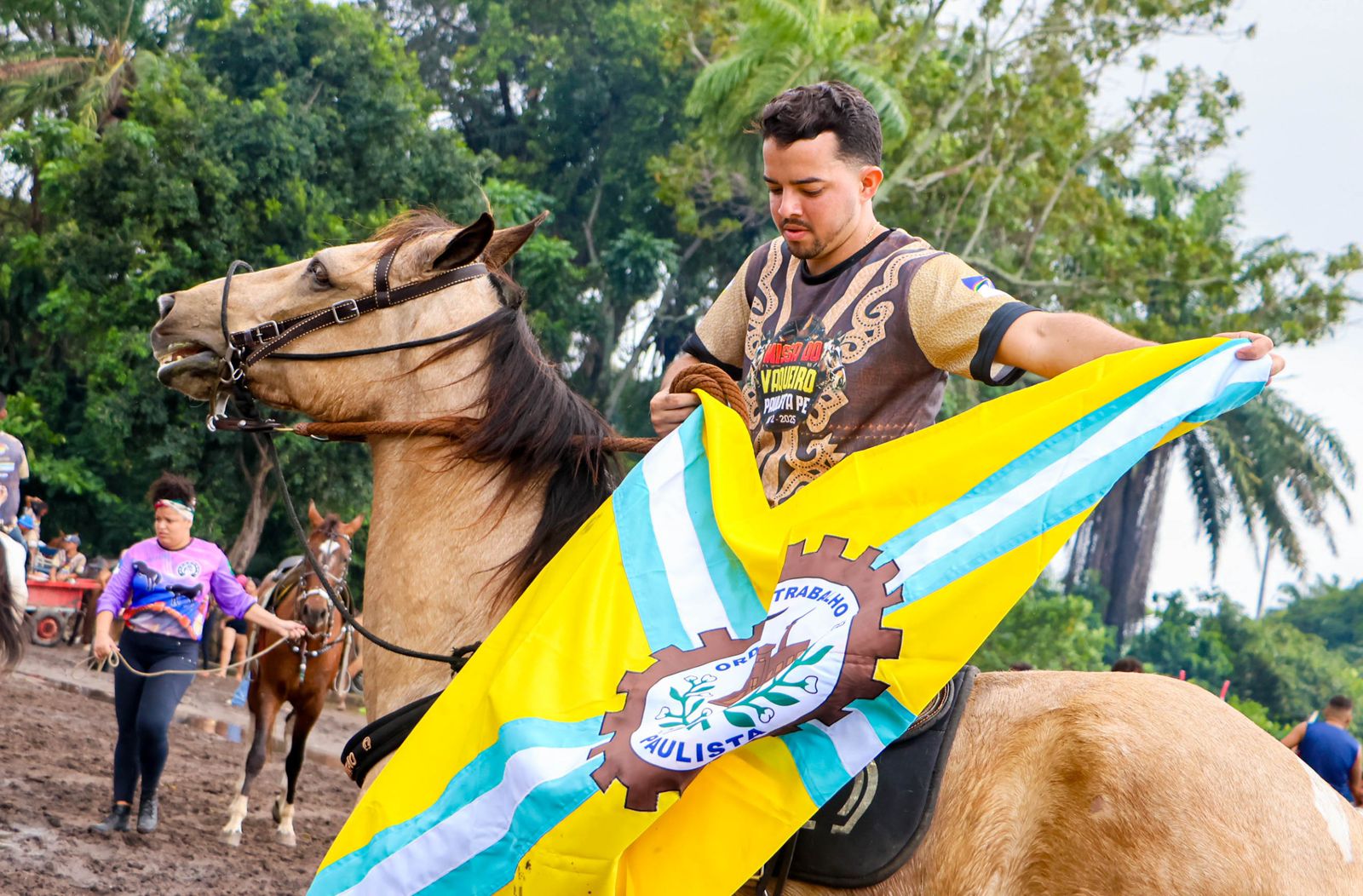 Com apoio da Prefeitura, Paulista realizou a 2ª Missa do Vaqueiro, reunindo vaqueiros, shows regionais e segurança reforçada para o público