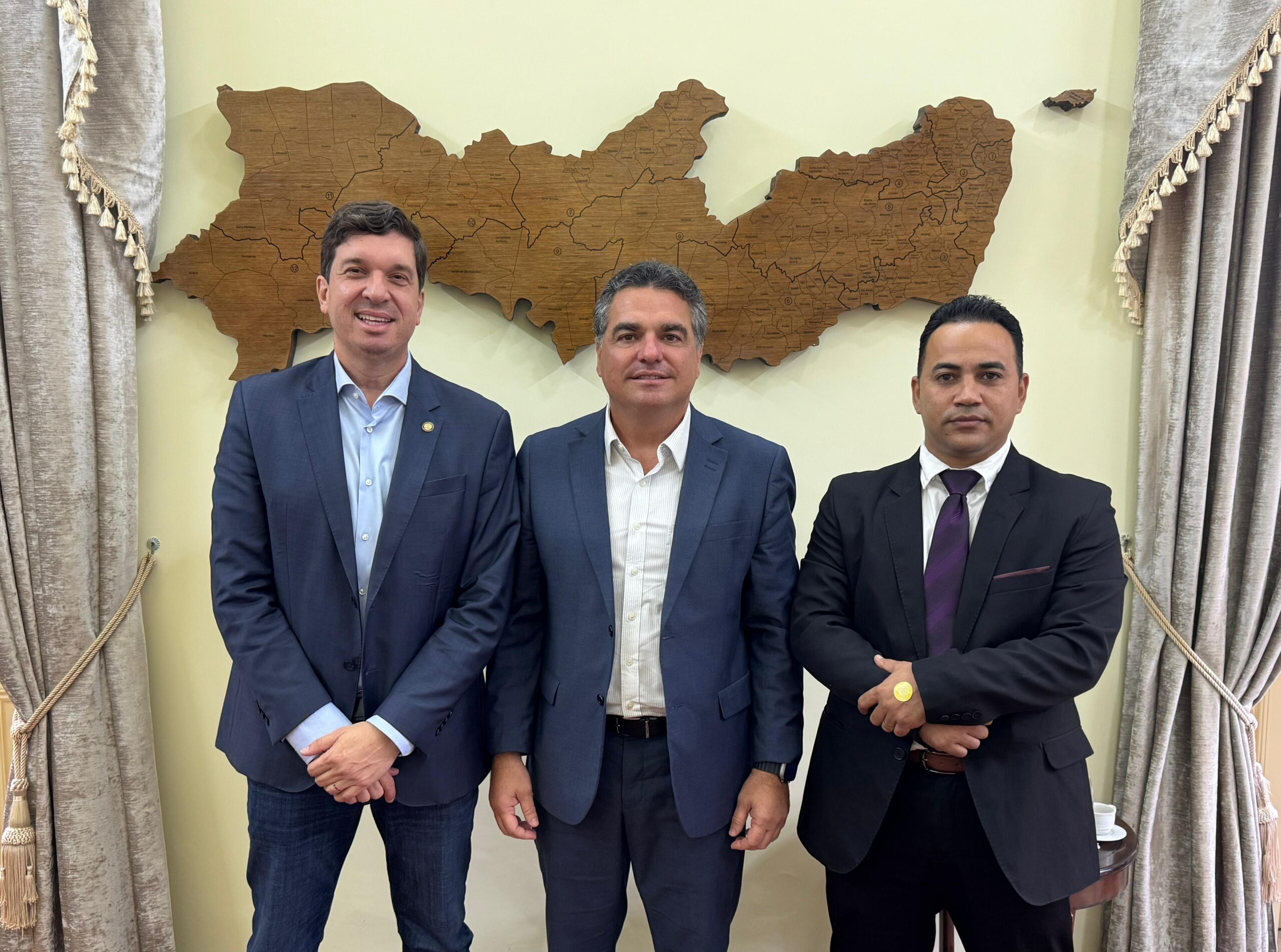Joãozinho Tenório se reuniu com a Casa Civil e lideranças locais para tratar de obras viárias, creche e abastecimento de água em Panelas