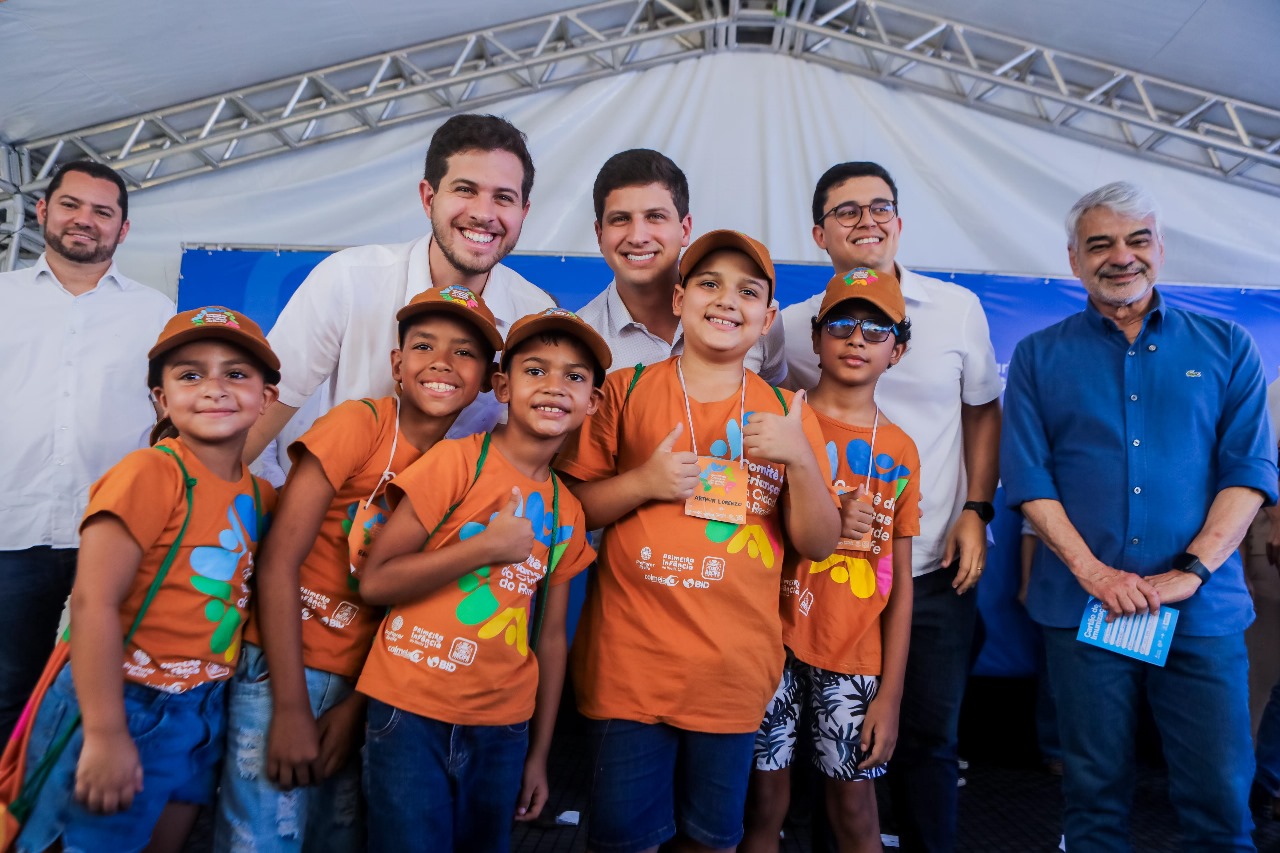 O senador Humberto Costa participou da inauguração ao lado do prefeito do Recife, João Campos