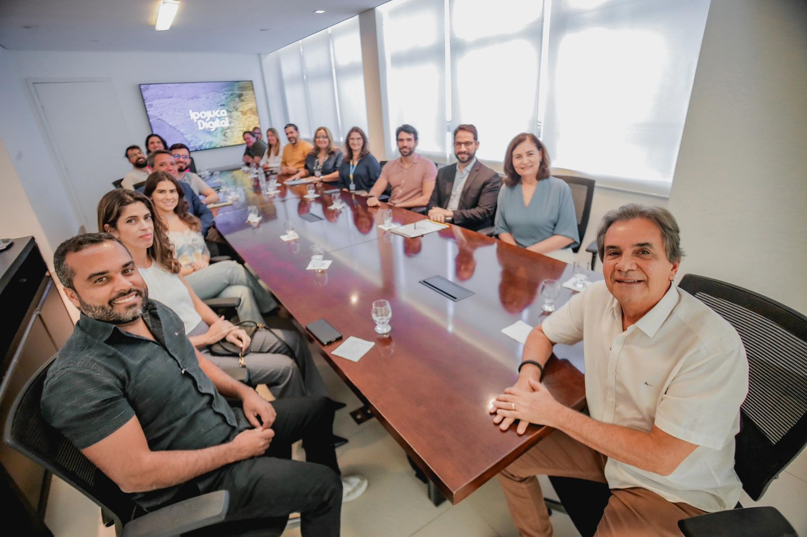 Prefeito Carlos Santana lança projeto de transformação digital com foco em eficiência, transparência e uso de tecnologias como IA e gamificação