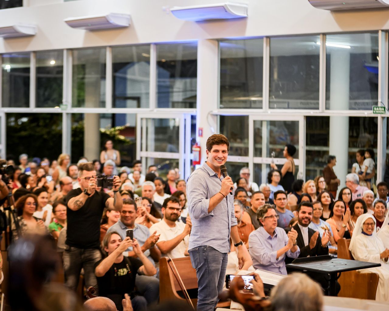Prefeito João Campos esteve nos 95 anos da Orquestra Sinfônica do Recife e anunciou concurso público