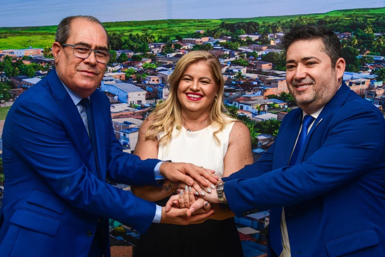 Andrea Medeiros, primeira-dama de Jaboatão, recebeu o Título de Cidadã Jaboatonense em solenidade com autoridades