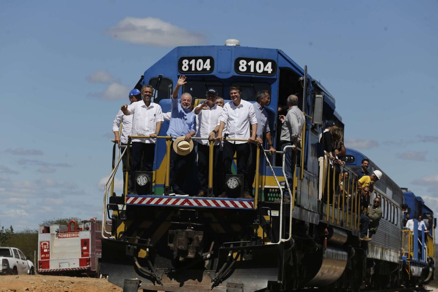Governador Elmano de Freitas, presidente Lula e ministros no trecho cearense da Ferrovia Transnordestina Foto Ascom Governo do Ceará