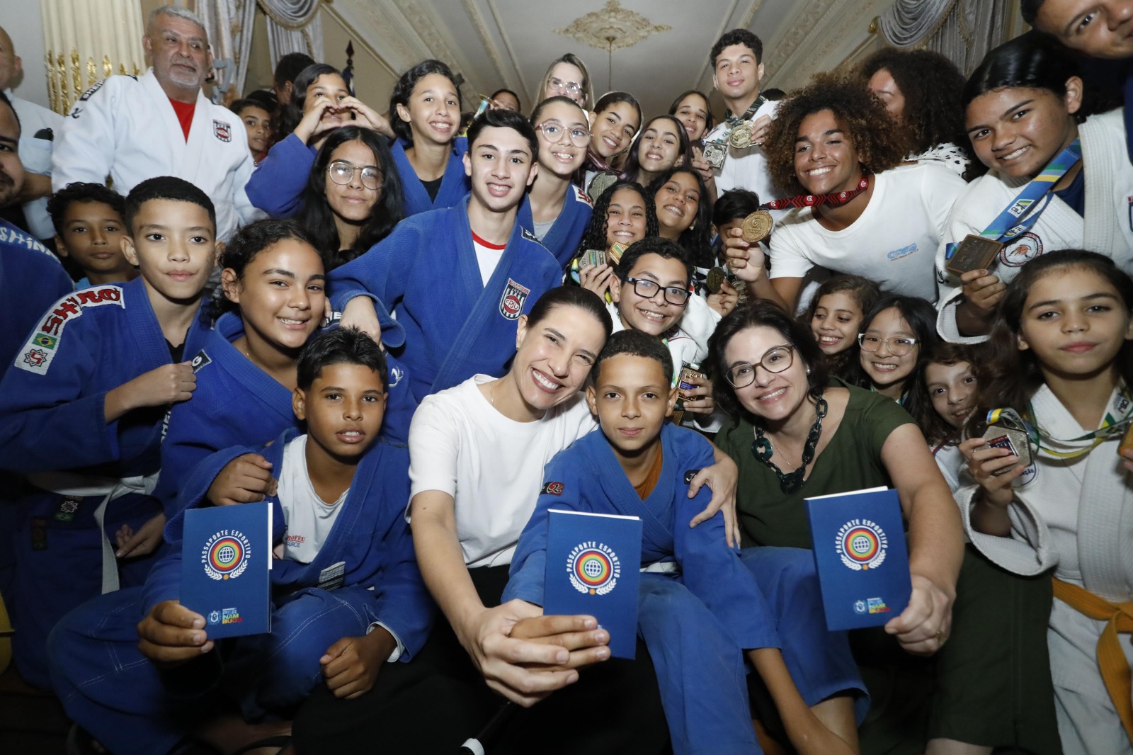 Governadora Raquel Lyra reforça programas voltados ao esporte e reconhece escolas com melhores índices de alfabetização