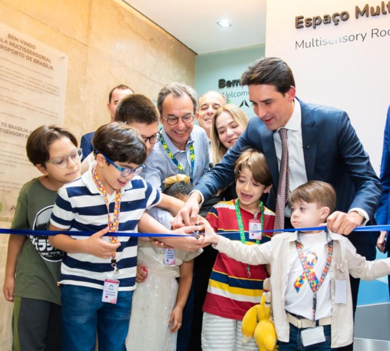 Ministro Silvio Costa Filho inaugura espaço multissensorial no Aeroporto de Brasília para acolher passageiros neurodivergentes,