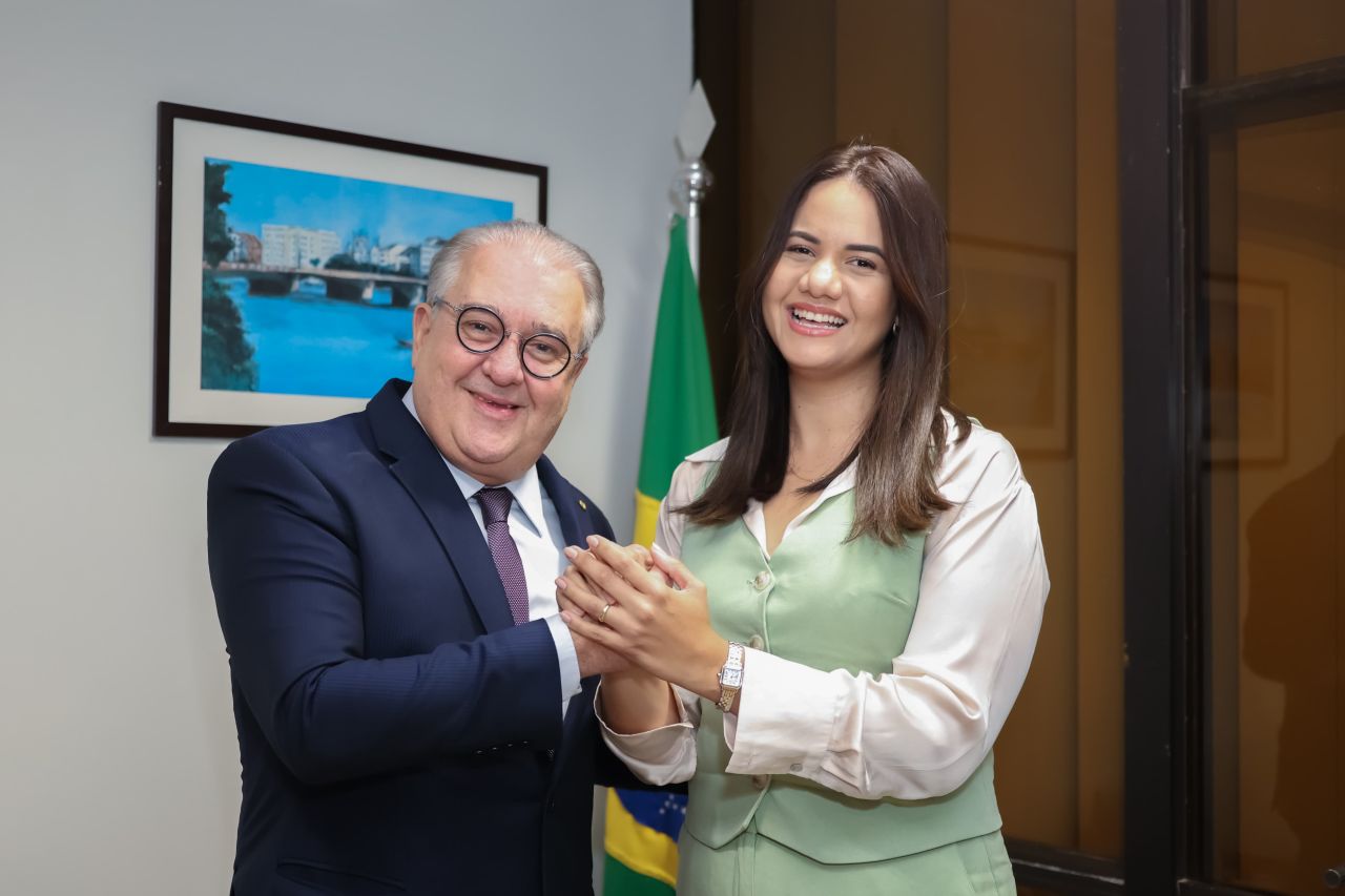 Mirella Almeida reuniu-se em Brasília com deputados para tratar de projetos de urbanização, creches e requalificação de espaços públicos
