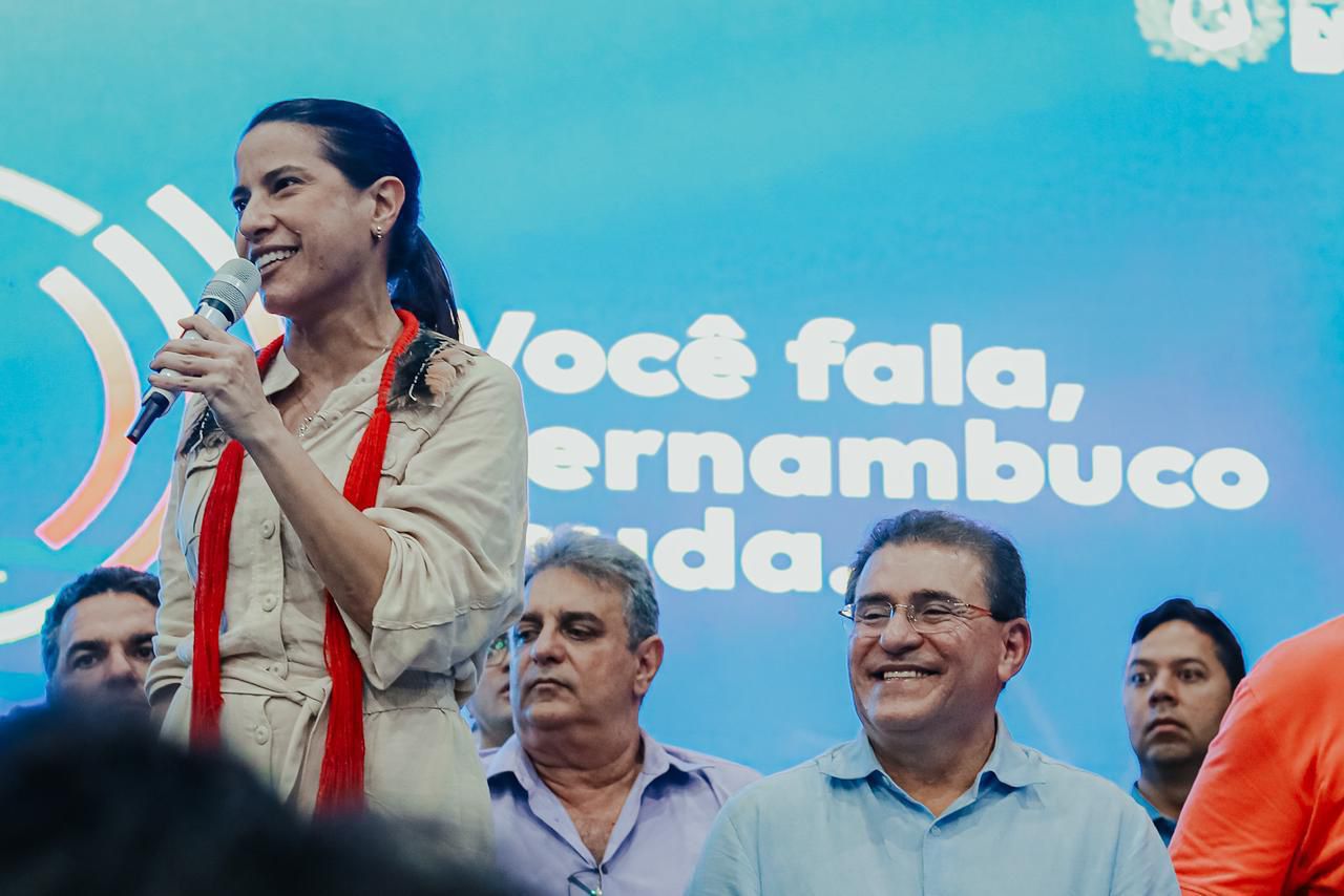 Raquel Lyra anuncia R$ 120 milhões em obras em Serra Talhada, como maternidade, PE-350, delegacias, IML, escolas e abastecimento de água