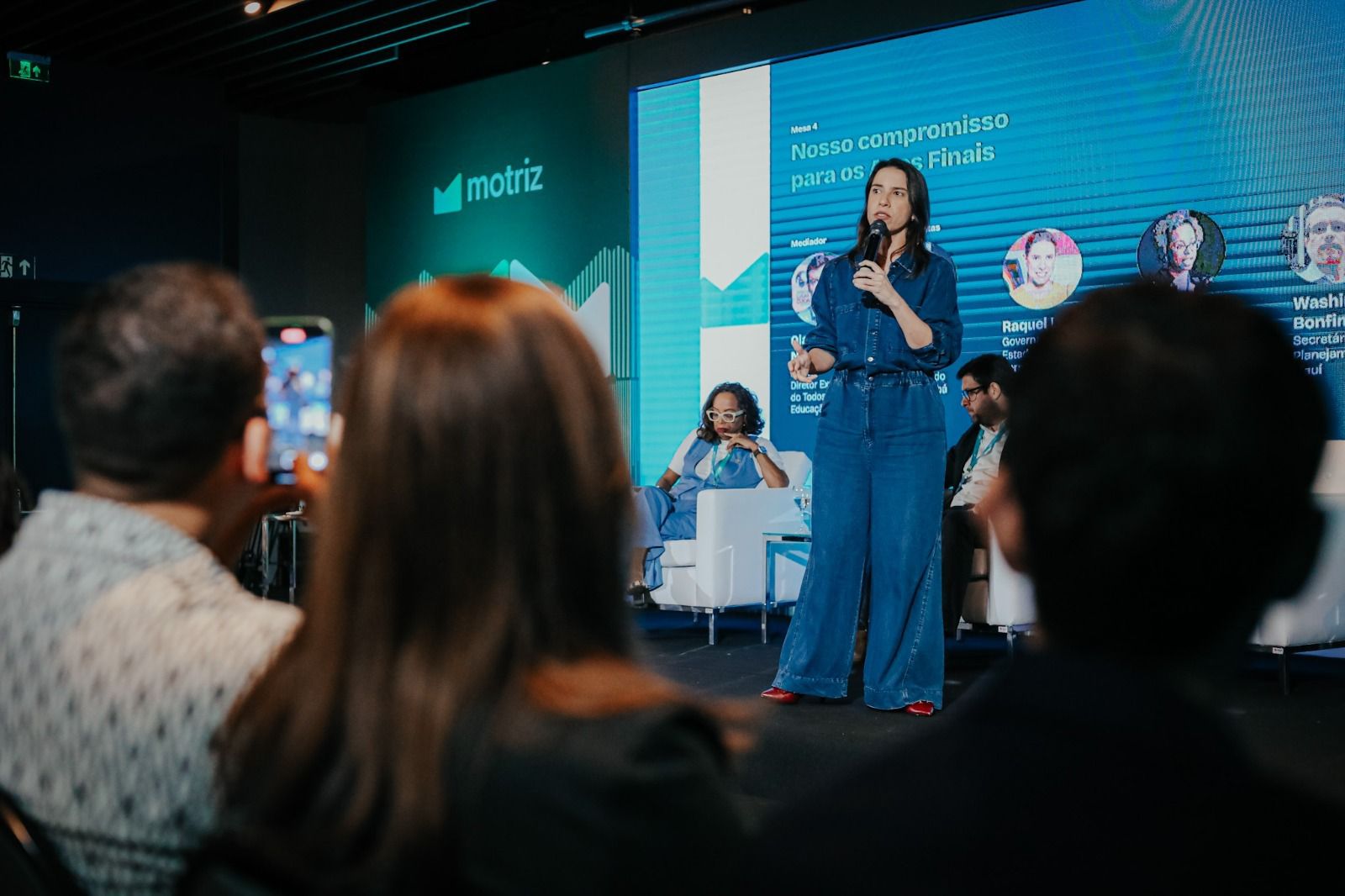 Raquel Lyra apresenta avanços de Pernambuco na educação pública, destacando creches, transporte escolar, alfabetização e Ideb