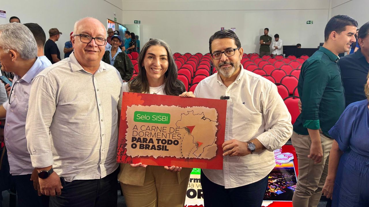 Secretário de Desenvolvimento Agrário, Cícero Moraes reage a ataques da oposição e afirma que governo está entregando obras e serviços