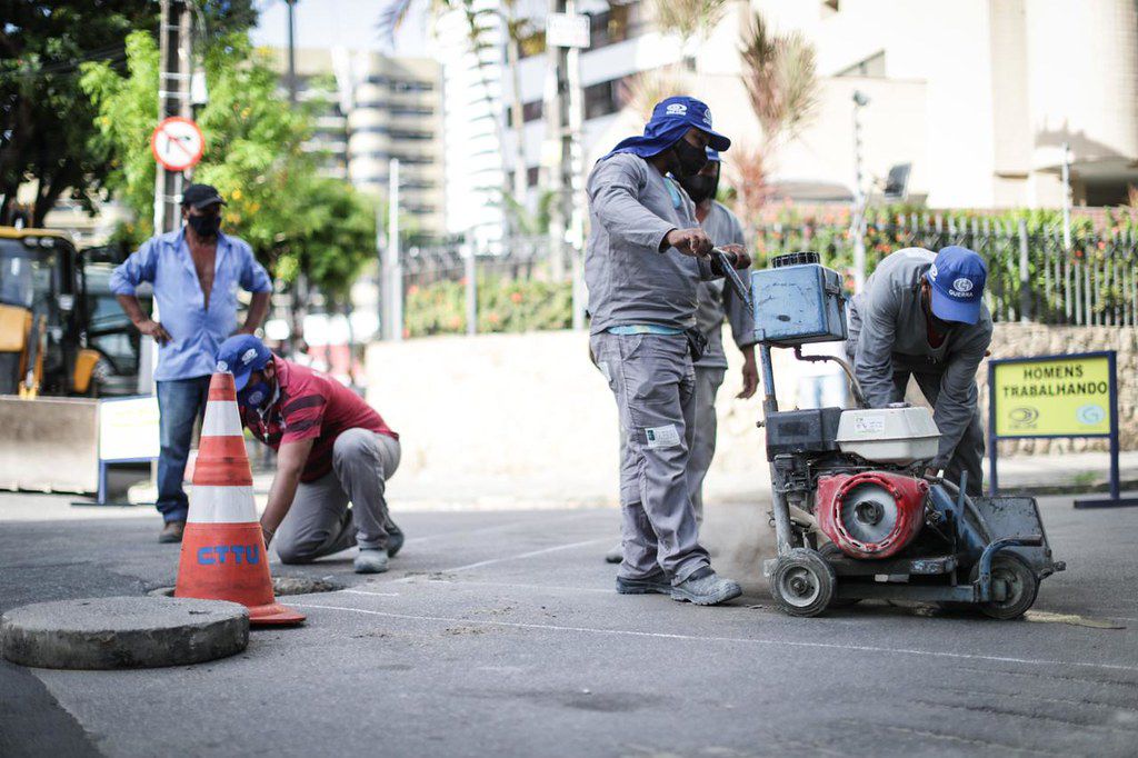 Taxa de desemprego no Recife cai para 8,4% no 2º trimestre de 2025, menor nível desde 2015. Rendimento médio sobe 28% em um ano, aponta IBGE