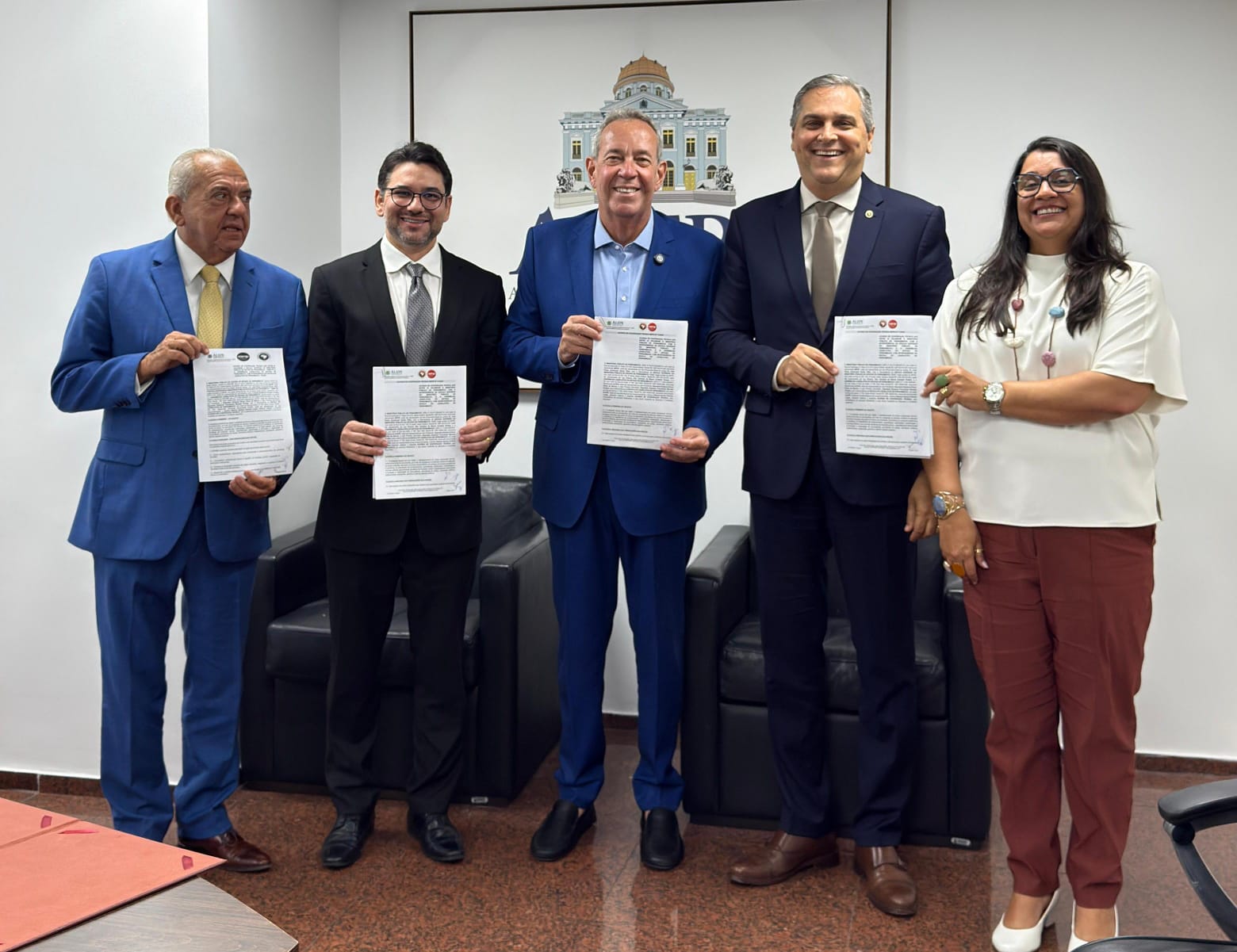 Alepe e MPPE assinam termo de cooperação para ofertar cursos, seminários e oficinas a servidores públicos, parlamentares e gestores