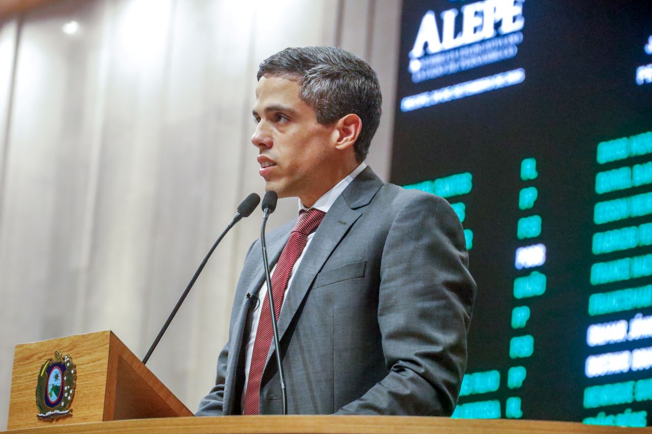 Jarbas Filho aponta que votações da Executiva Estadual afrontam decisões judiciais e mantém posição de aliado do governo Raquel