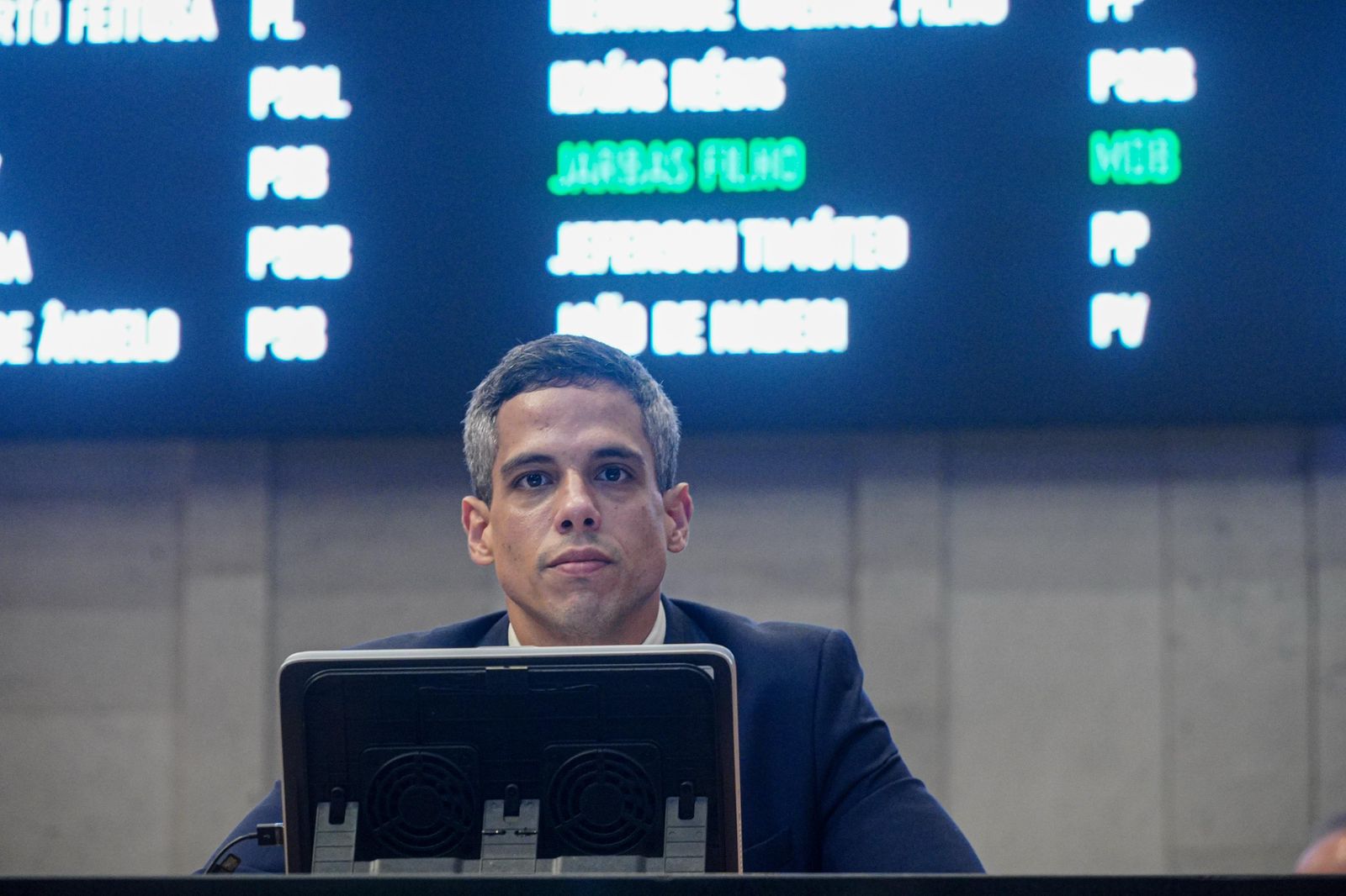 Jarbas Filho cobra medidas da Neoenergia Pernambuco contra apagões em Machados, que afetam serviços essenciais e a produção agrícola