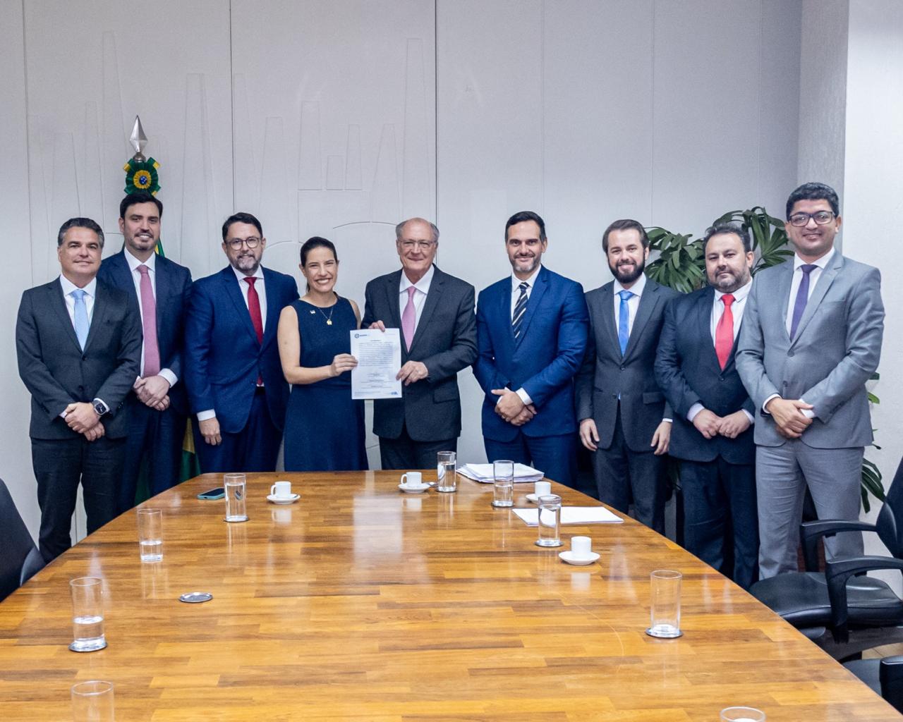 Pernambuco e União assinam protocolo para instalação da ZPE em Suape, com R$ 271,5 milhões em investimentos e foco em energia sustentável
