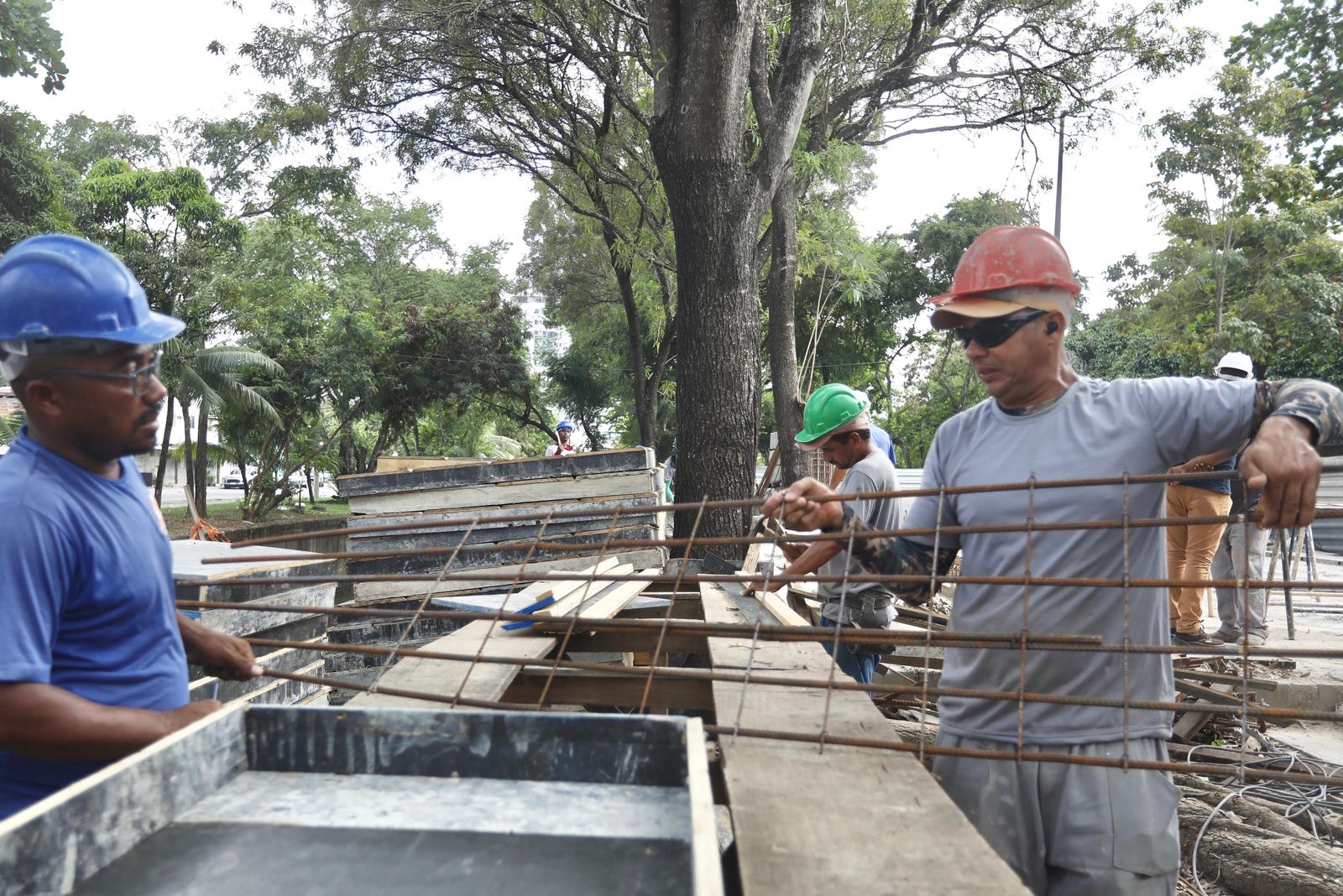 Pernambuco registrou 12.692 novas vagas formais em agosto, com Recife à frente das capitais da região e saldo de 1.956 postos de trabalho