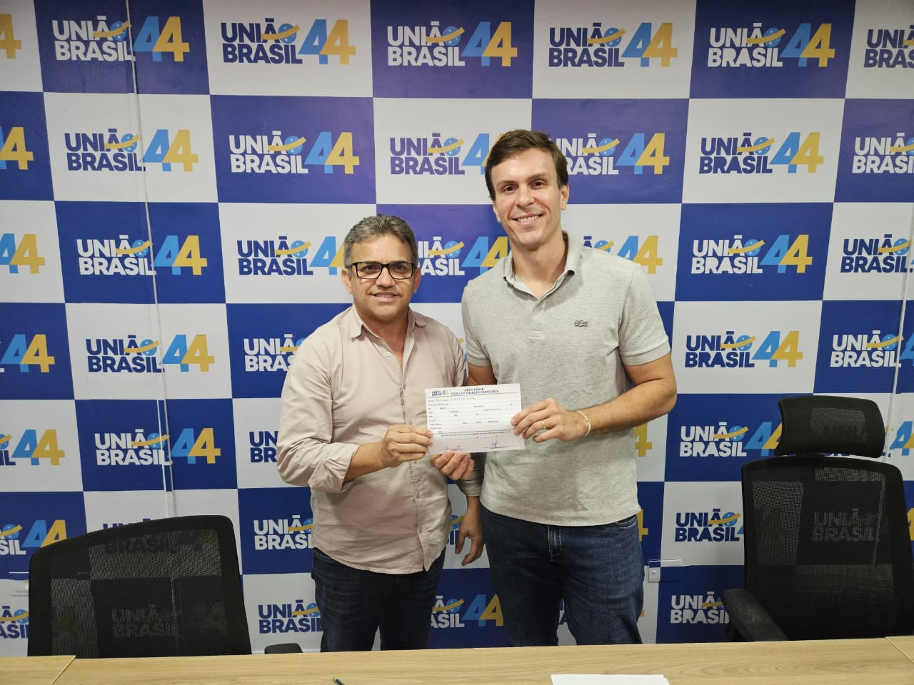 Vice-prefeito de Cortês, Mauro Costa, se filia ao União Brasil em Recife e declara apoio à pré-candidatura de Miguel Coelho ao Senado em 2026