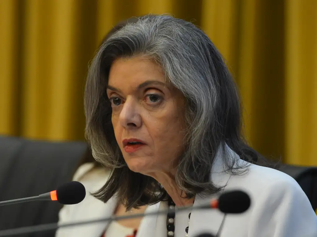 Voto da ministra Cármen Lúcia traz a expectativa de acusação e defesas de que ela confirme o voto pela condenação de Bolsonaro