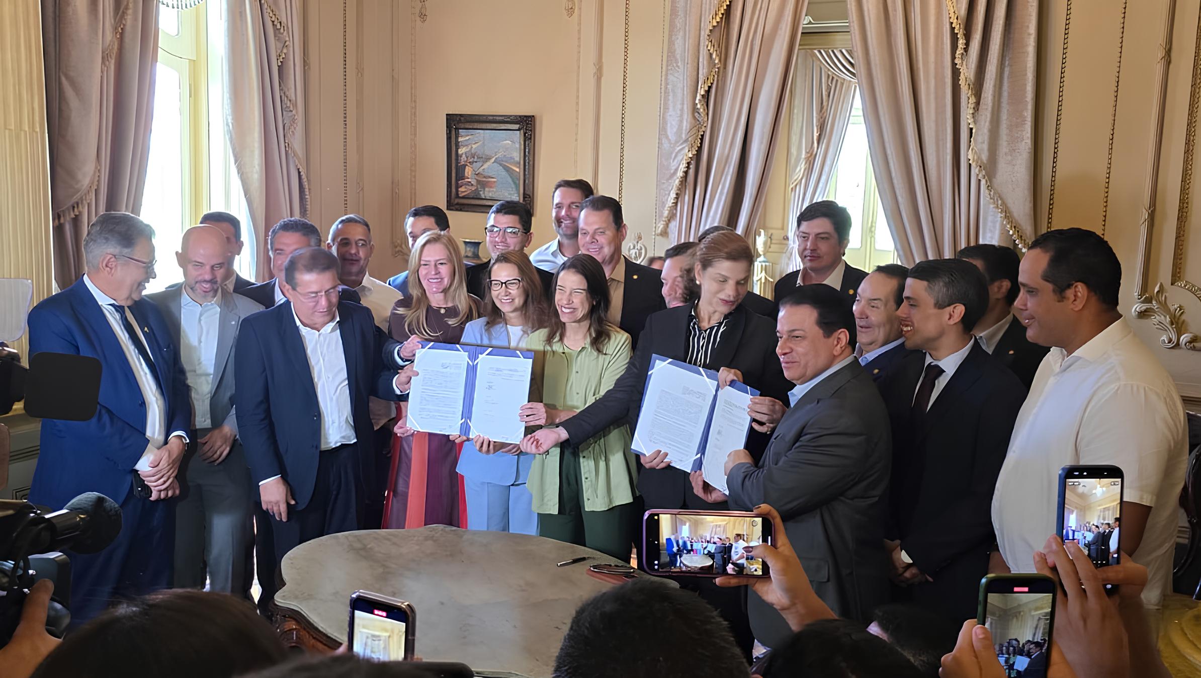 A governadora Raquel Lyra anunciou investimento de R 1,5 bilhão, que financiará obras do Arco Metropolitano e BR-232 Foto Márcio Didier