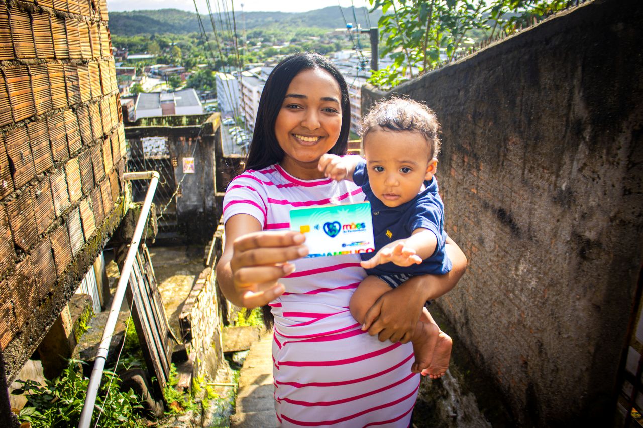 Beneficiárias têm até 23 de outubro para confirmar; desde março de 2024, mais de 131 mil já foram contempladas pelo Mães de Pernambuco