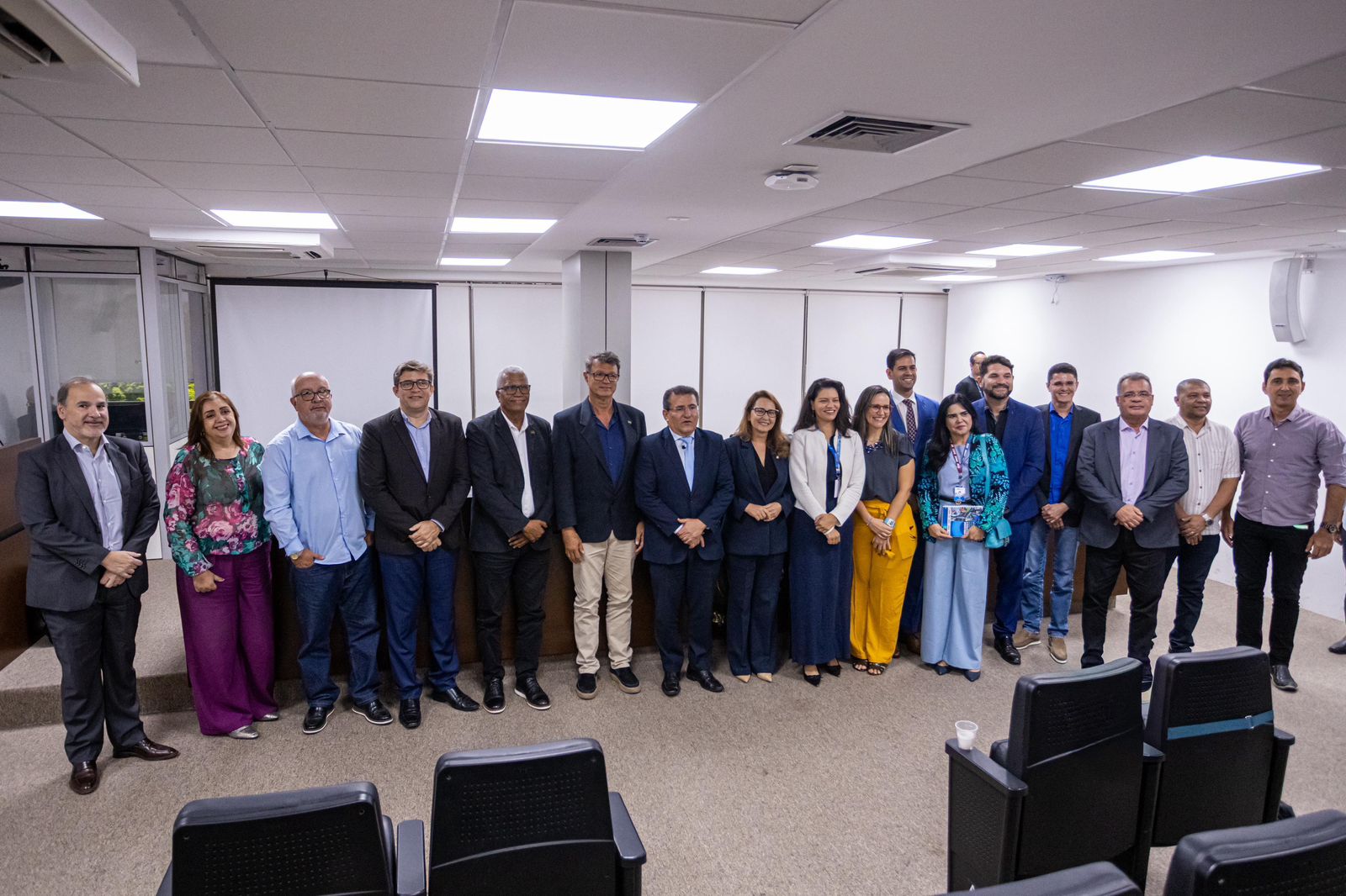 Em nome da Frente Parlamentar da Micro e Pequena Empresa da Alepe,, Luciano Duque apresentará proposta à governadora com foco na produção local e cadeias produtivas