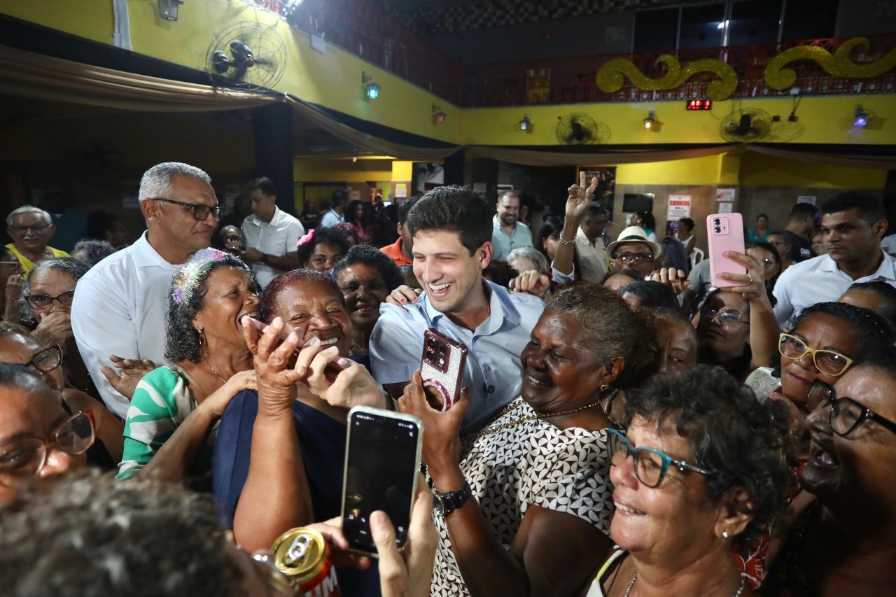 João Campos amplia o Viva Mais Cidadania Digital com 40 novas turmas até 2026, promovendo inclusão e autonomia para mil pessoas idosas