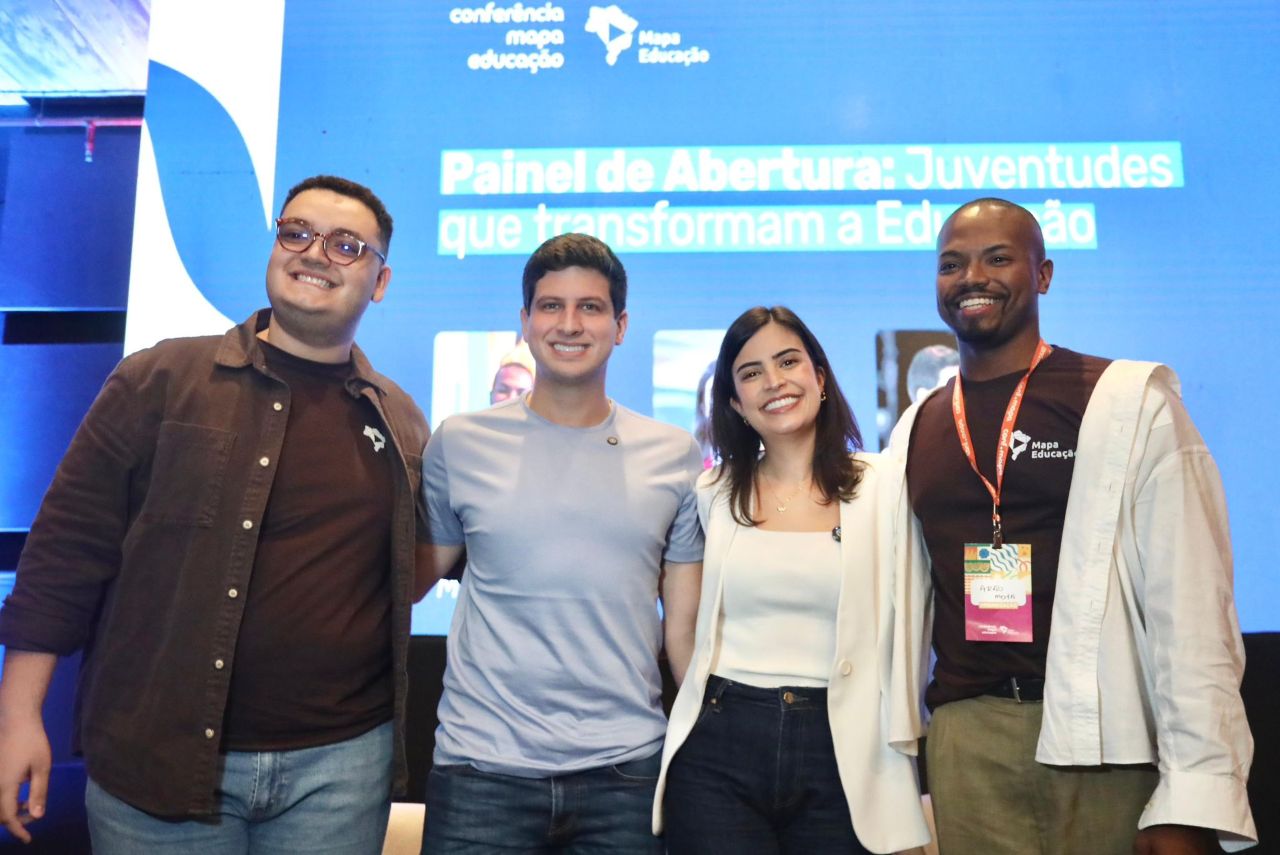 João Campos destacou os avanços das políticas de educação do Recife e defendeu a importância de transformar compromissos em resultados