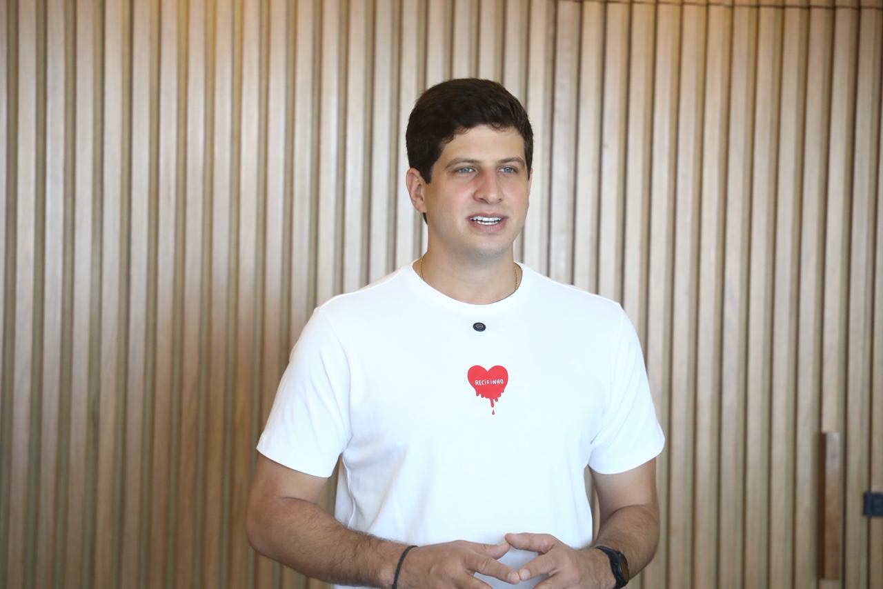 O prefeito João Campos participou do anúncio da nova ligação entre as Zonas Oeste e Norte do Recife reduzirá até 63% o tempo de deslocamento