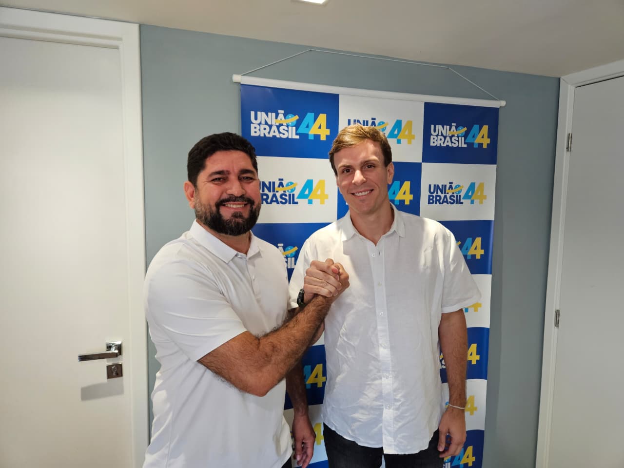 Para o presidente do União, Miguel Coelho, o professor e a cantora ampliam representatividade do União Brasil na Região Metropolitana do Recife