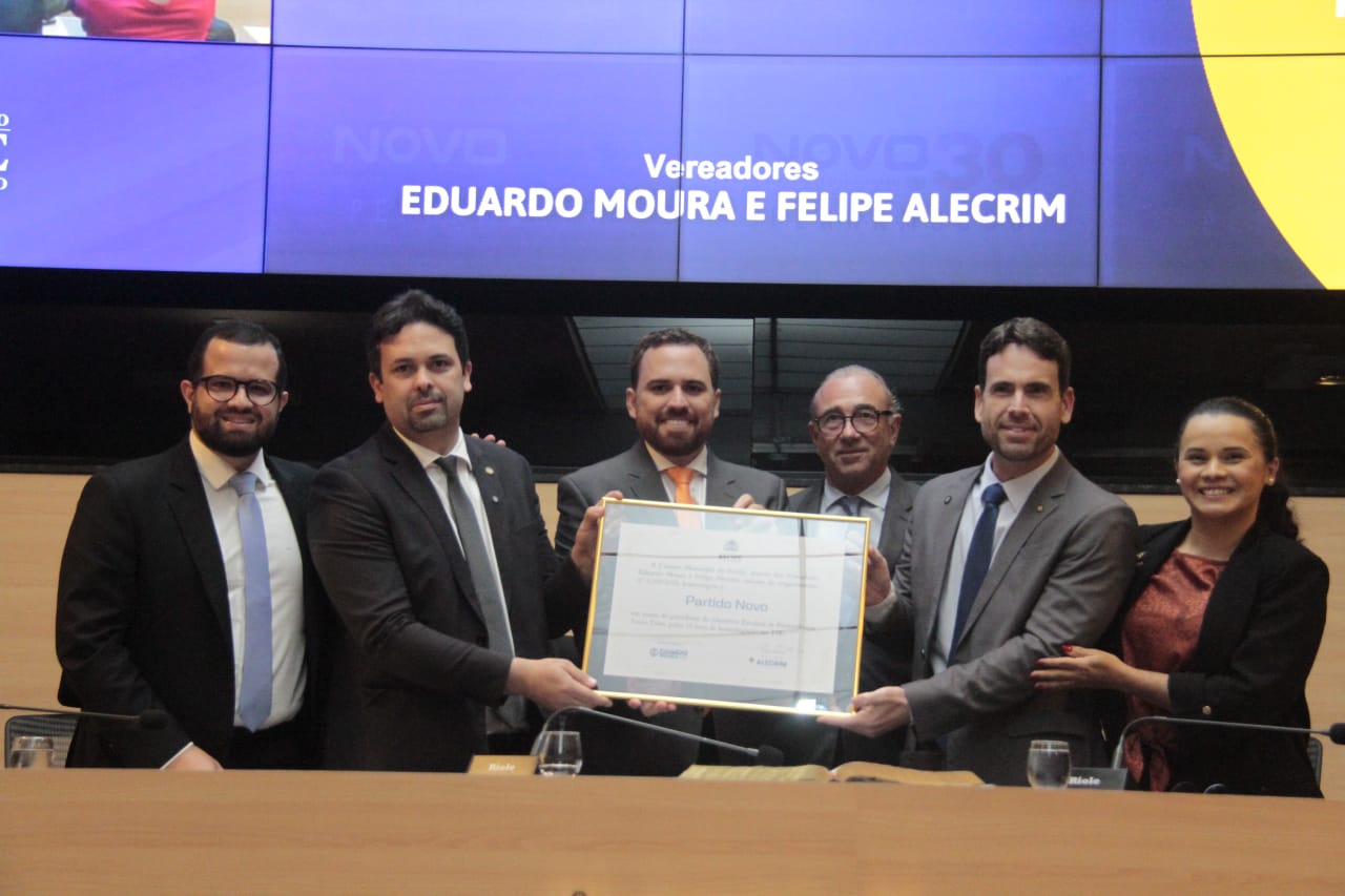 Partido Novo comemorou 10 anos no plenário da Câmara do Recife, com presença de lideranças e defesa de renovação política