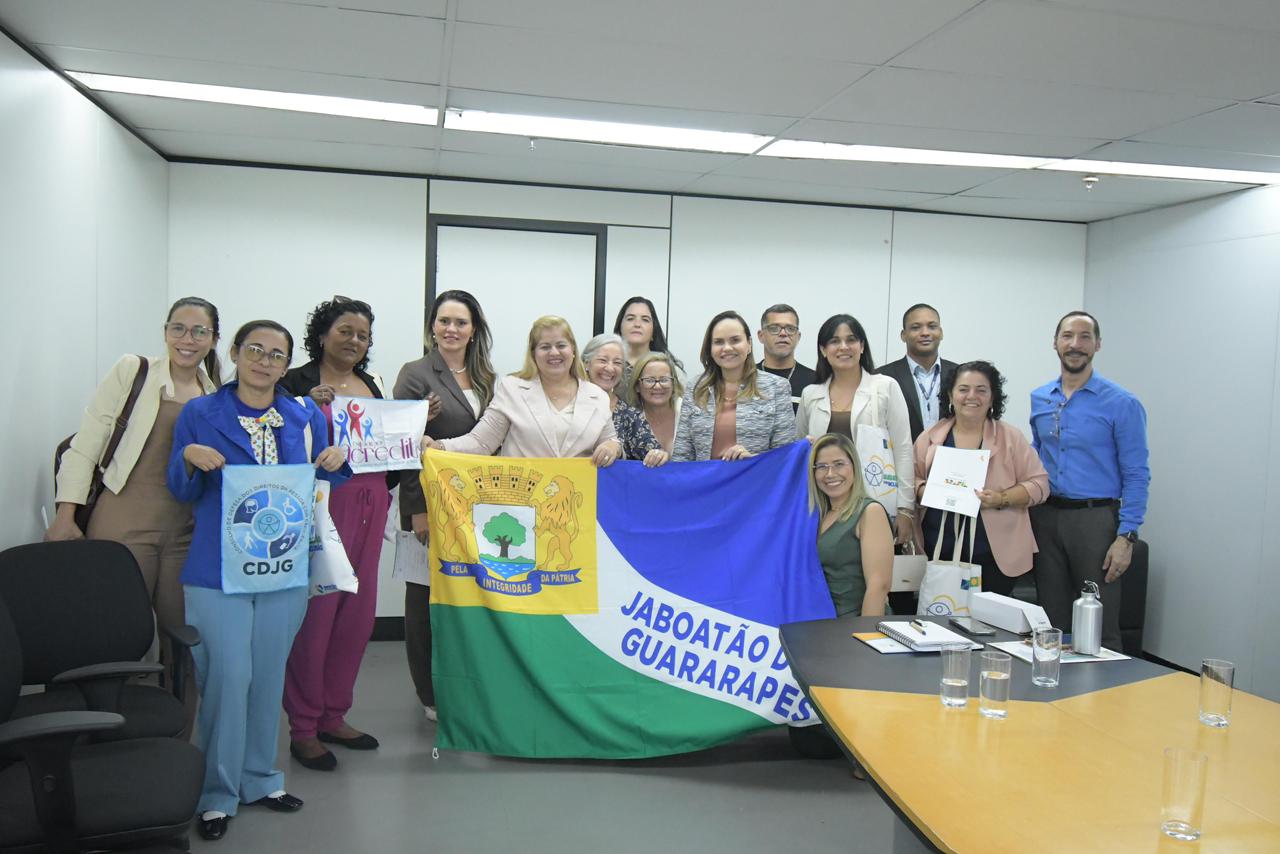 Primeira-dama de Jaboatão, Andréa Medeiros apresenta projetos para pessoas com deficiência e TEA em reuniões com ministérios
