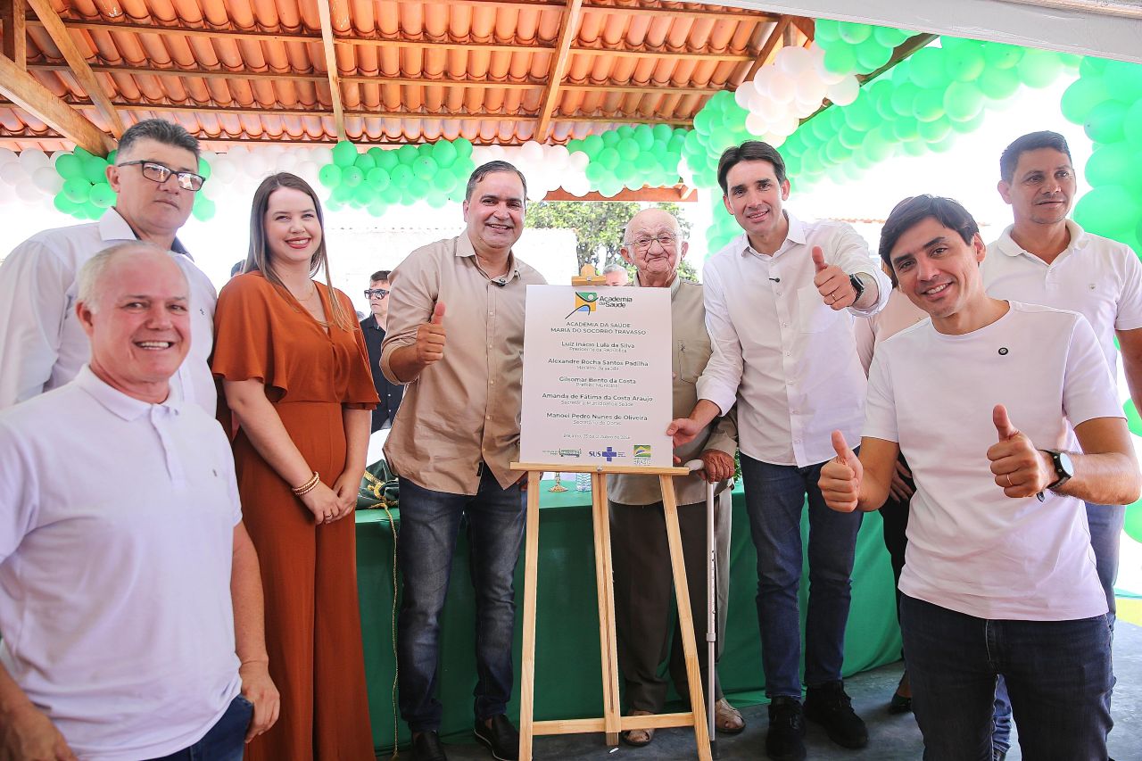 Silvio Costa Filho e o prefeito Gilson Bento inauguraram a Academia da Saúde em Brejinho, no Sertão do Pajeú, com investimento de R$ 300 mil.