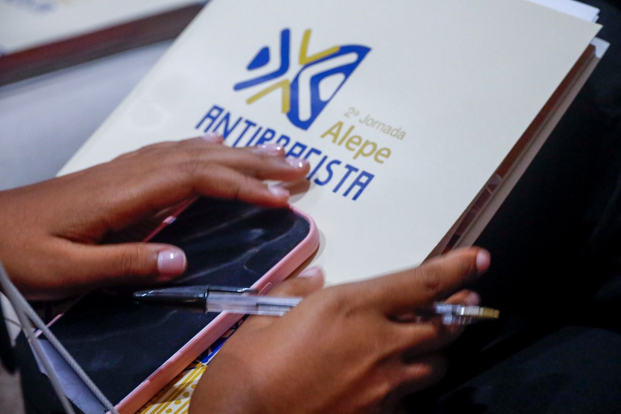 A Alepe realiza a 3ª Jornada Antirracista com curso gratuito sobre a legislação, debates técnicos e entrega da Medalha Marta Almeida