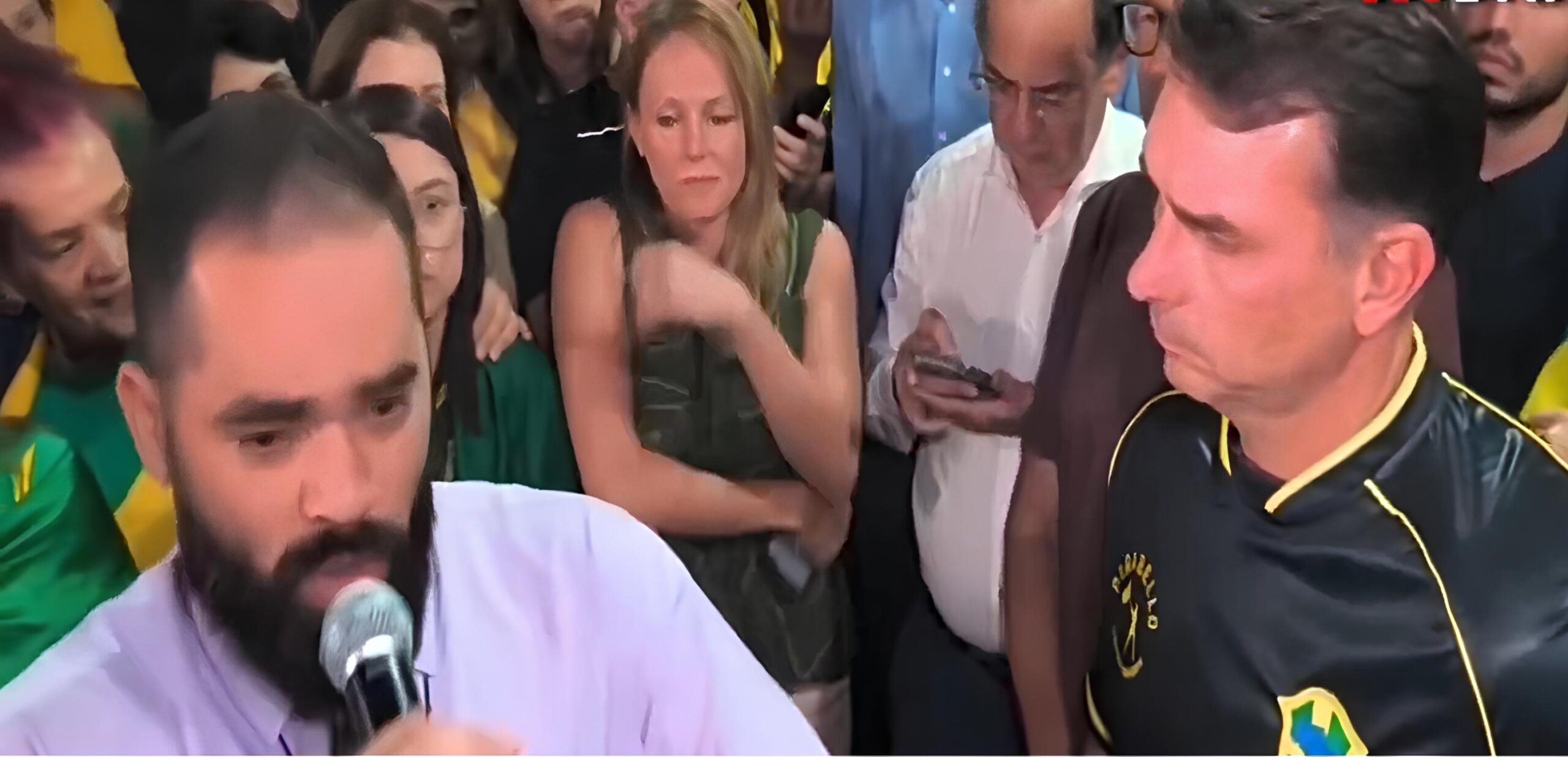 Coordenador da Frente de Evangélicos pelo Estado de Direito, Ismael Lopes, foi agredido durante vigília em apoio ao ex-presidente Jair Bolsonaro (1)